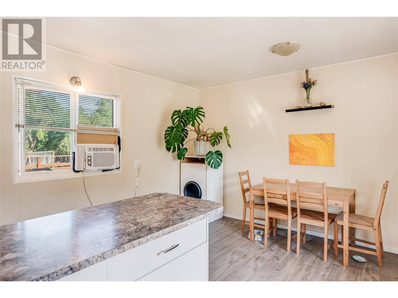 1216 1st Street, Castlegar, British Columbia V1N 1A2 - Photo 17 - 10355860