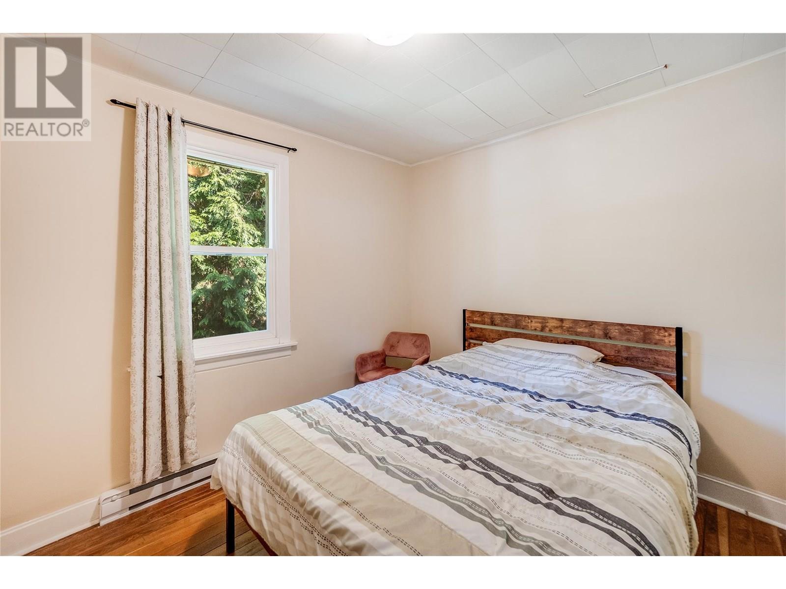 1216 1st Street, Castlegar, British Columbia V1N 1A2 - Photo 27 - 10355860