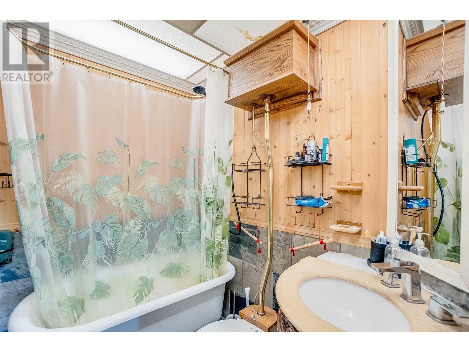 1216 1st Street, Castlegar, British Columbia V1N 1A2 - Photo 26 - 10355860