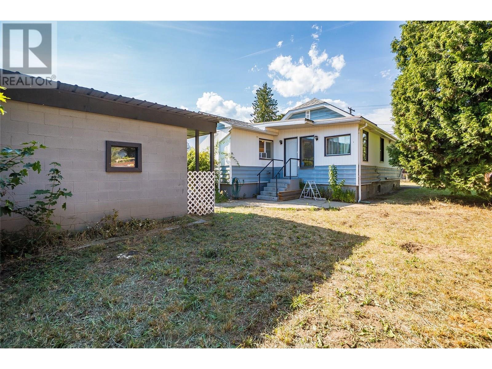 1216 1st Street, Castlegar, British Columbia V1N 1A2 - Photo 34 - 10355860