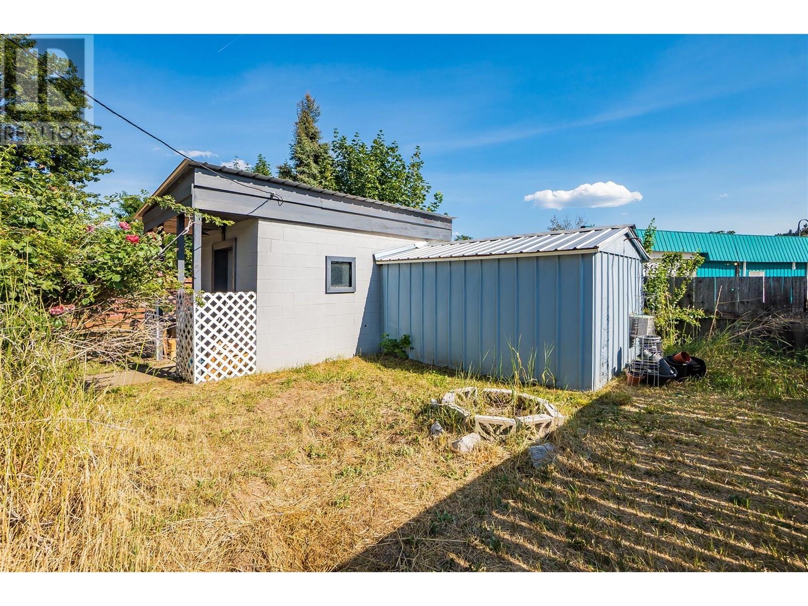 1216 1st Street, Castlegar, British Columbia V1N 1A2 - Photo 37 - 10355860