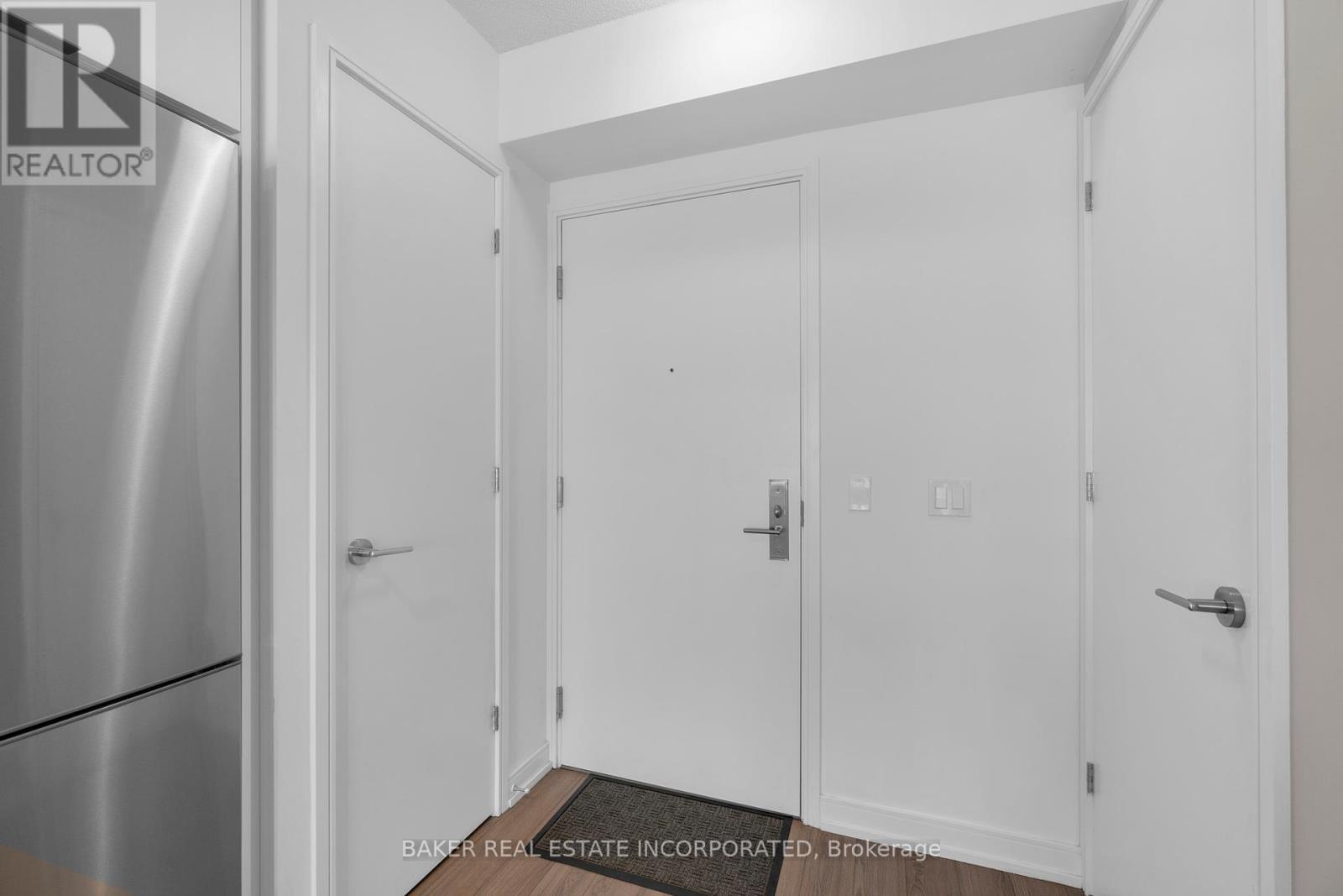 701 - 20 Thomas Riley Road W, Toronto, Ontario  M9B 0C3 - Photo 3 - W12291156