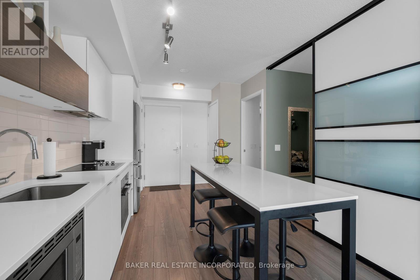 701 - 20 Thomas Riley Road W, Toronto, Ontario  M9B 0C3 - Photo 5 - W12291156