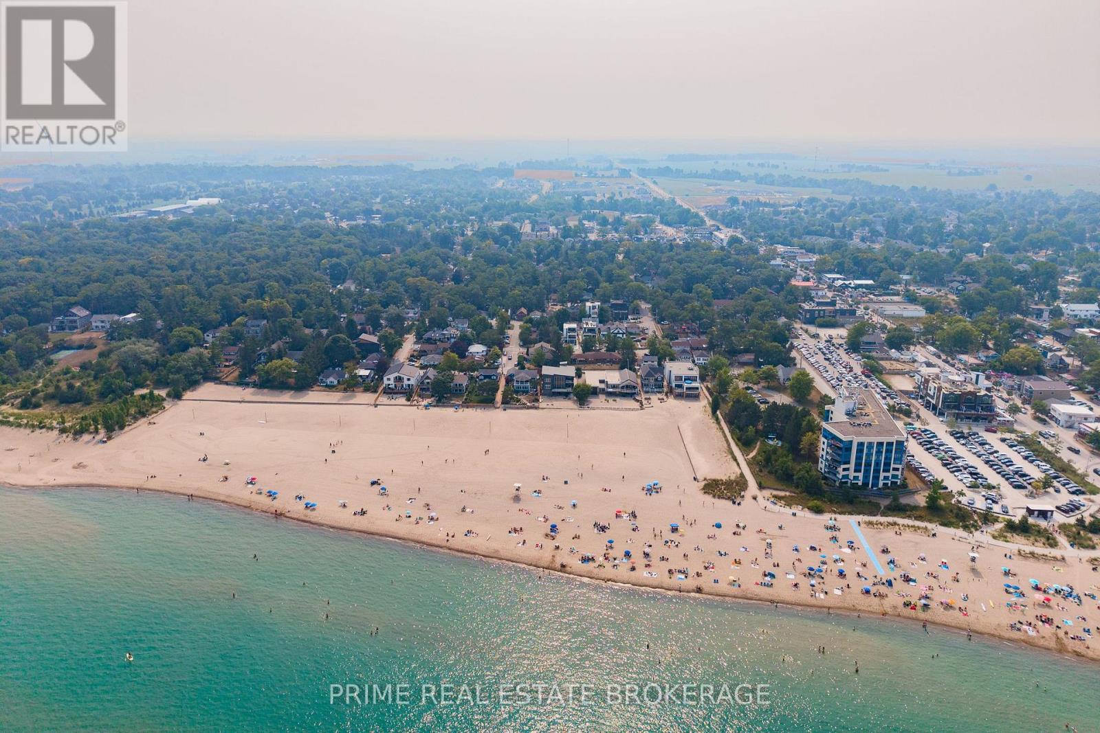 35 Walker Street, Lambton Shores (Grand Bend), Ontario  N0M 1T0 - Photo 4 - X12293647