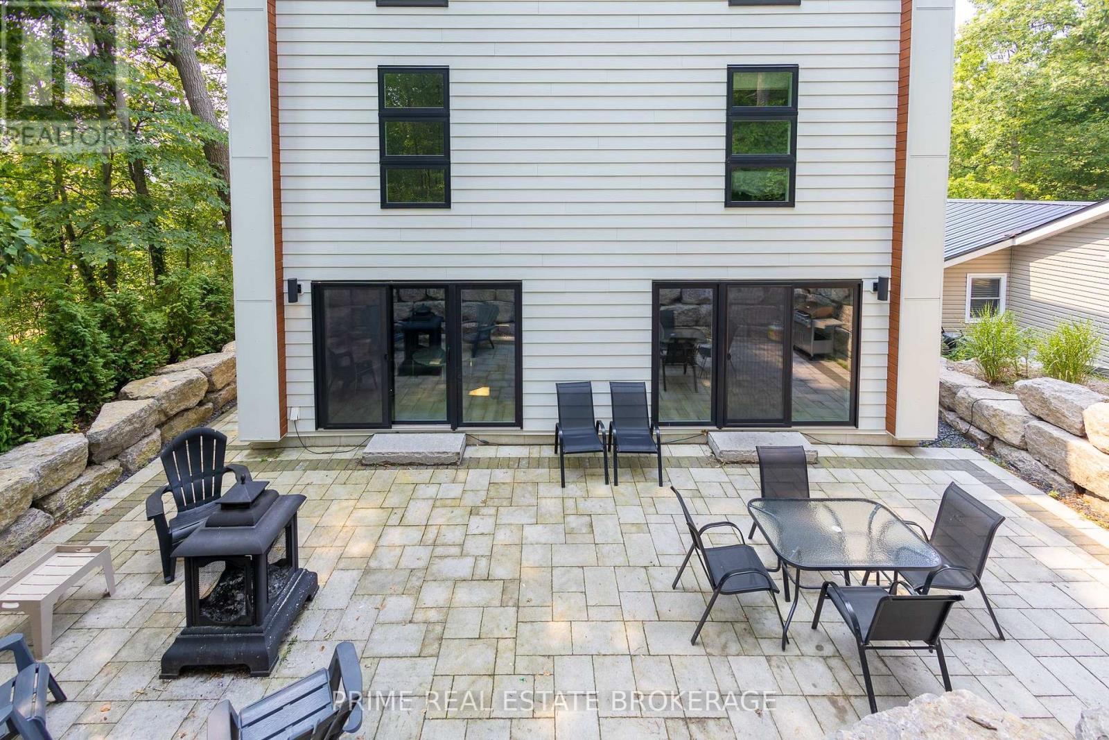 35 Walker Street, Lambton Shores (Grand Bend), Ontario  N0M 1T0 - Photo 48 - X12293647