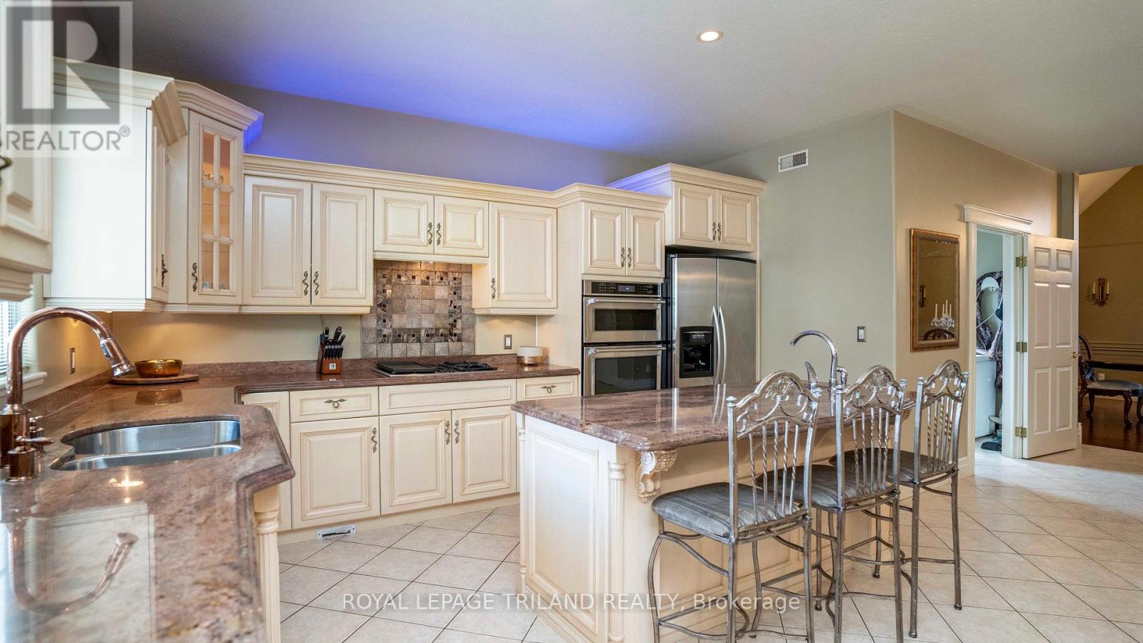 13240 Mclarty Line, Chatham-Kent, Ontario  N0P 2C0 - Photo 10 - X12293678