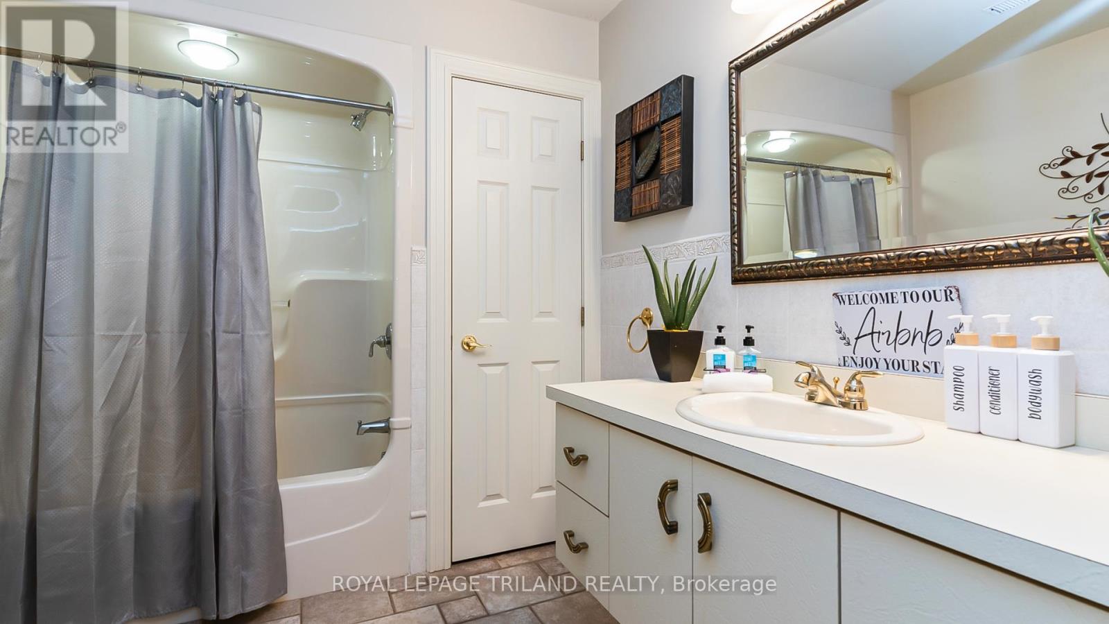13240 Mclarty Line, Chatham-Kent, Ontario  N0P 2C0 - Photo 36 - X12293678