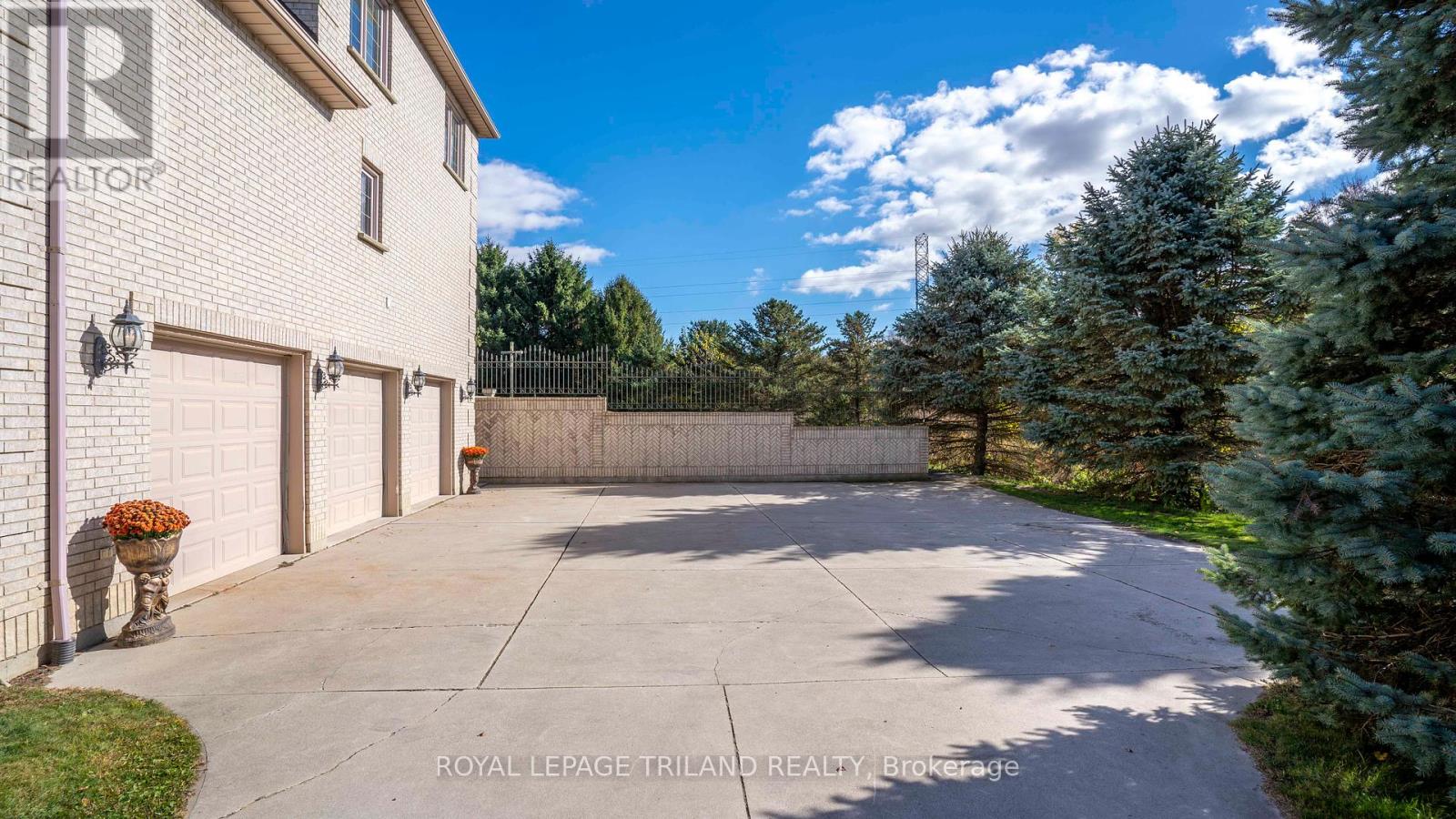 13240 Mclarty Line, Chatham-Kent, Ontario  N0P 2C0 - Photo 4 - X12293678