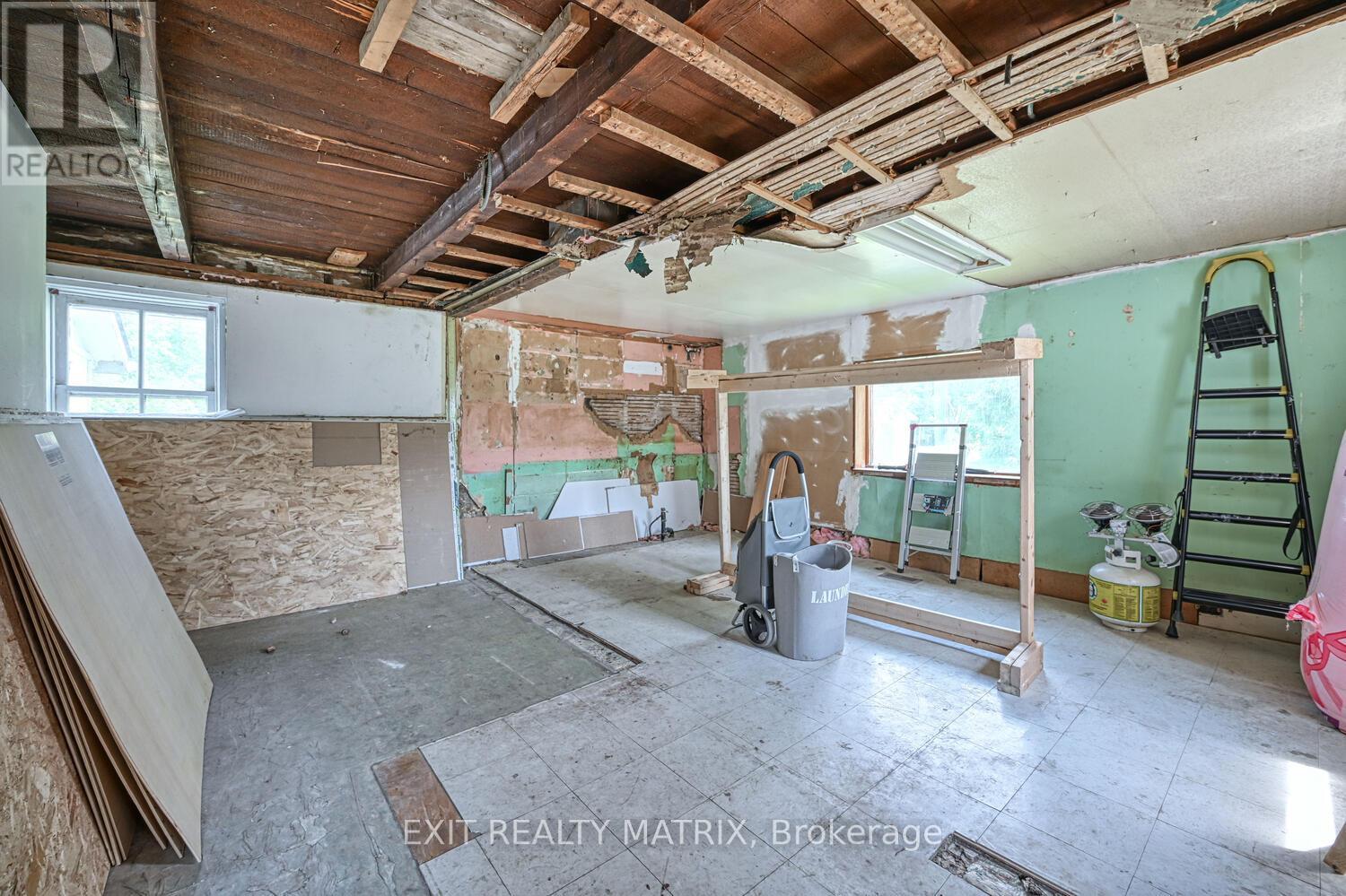 7771 Lawrence Street, Ottawa, Ontario  K0A 3J0 - Photo 2 - X12293625