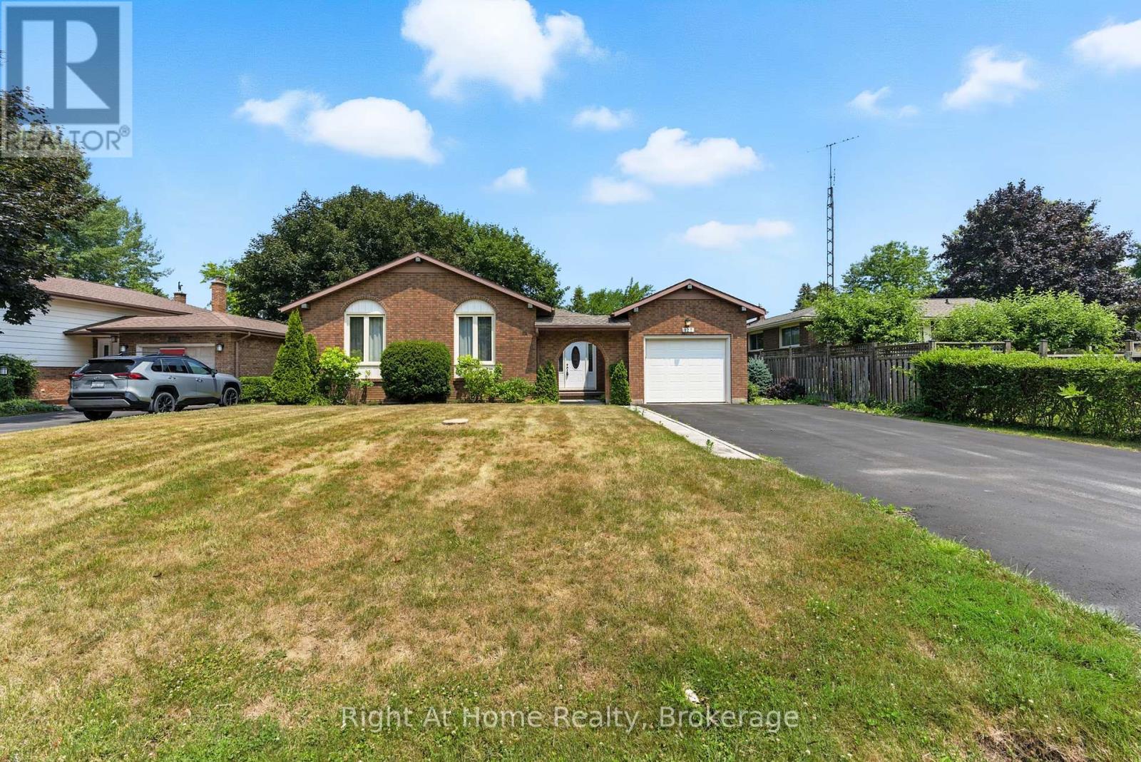 127 Flynn Street, Niagara-On-The-Lake, Ontario  L0S 1J0 - Photo 1 - X12293663