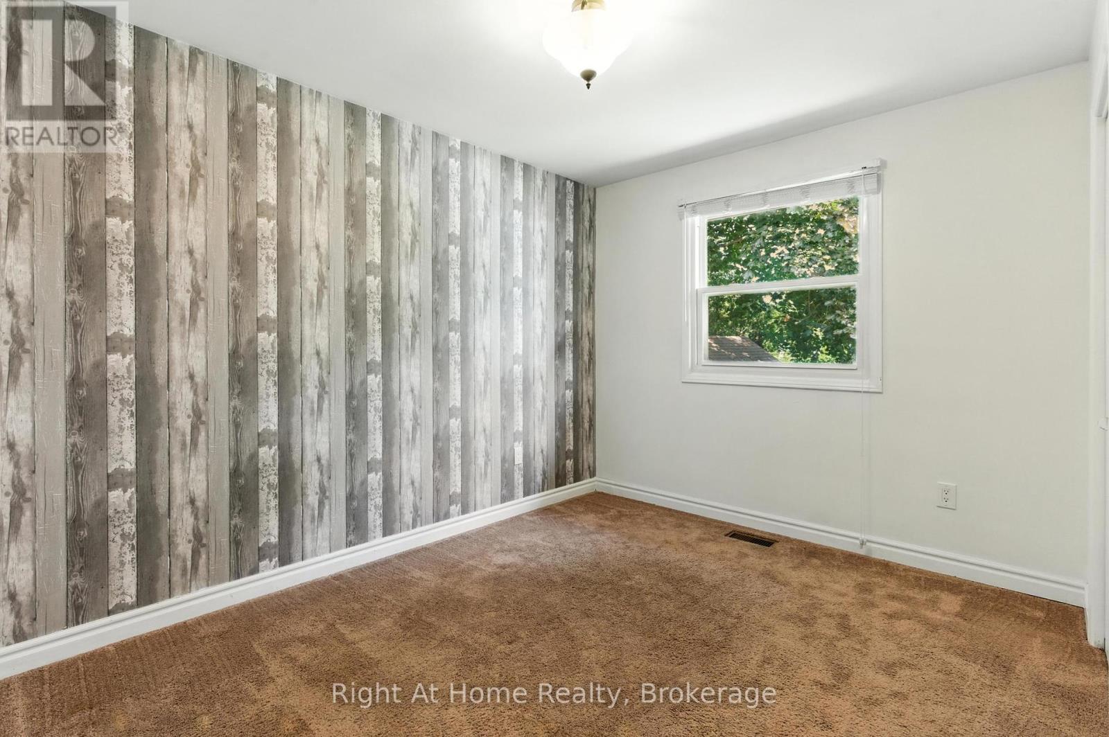 127 Flynn Street, Niagara-On-The-Lake, Ontario  L0S 1J0 - Photo 11 - X12293663