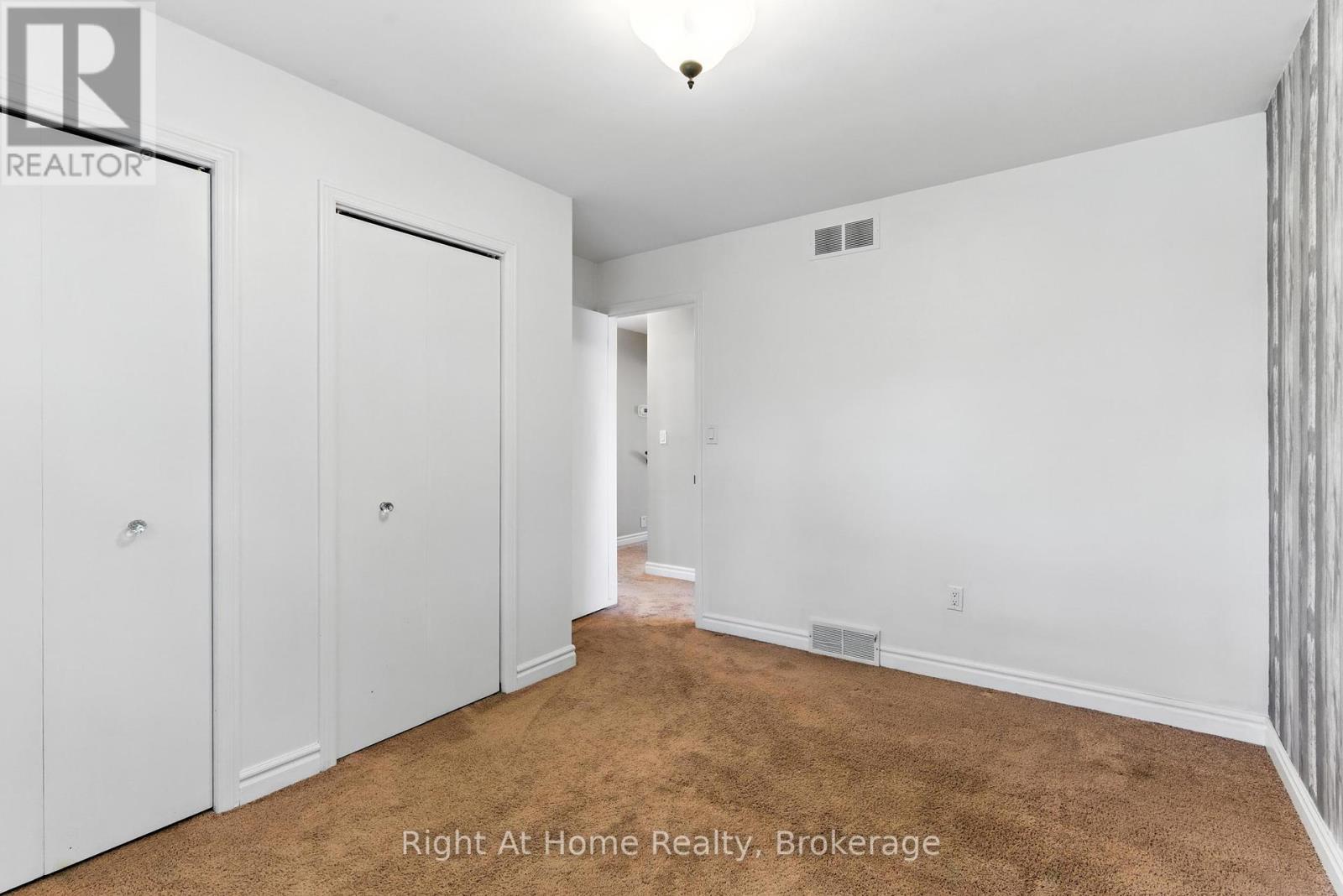 127 Flynn Street, Niagara-On-The-Lake, Ontario  L0S 1J0 - Photo 12 - X12293663