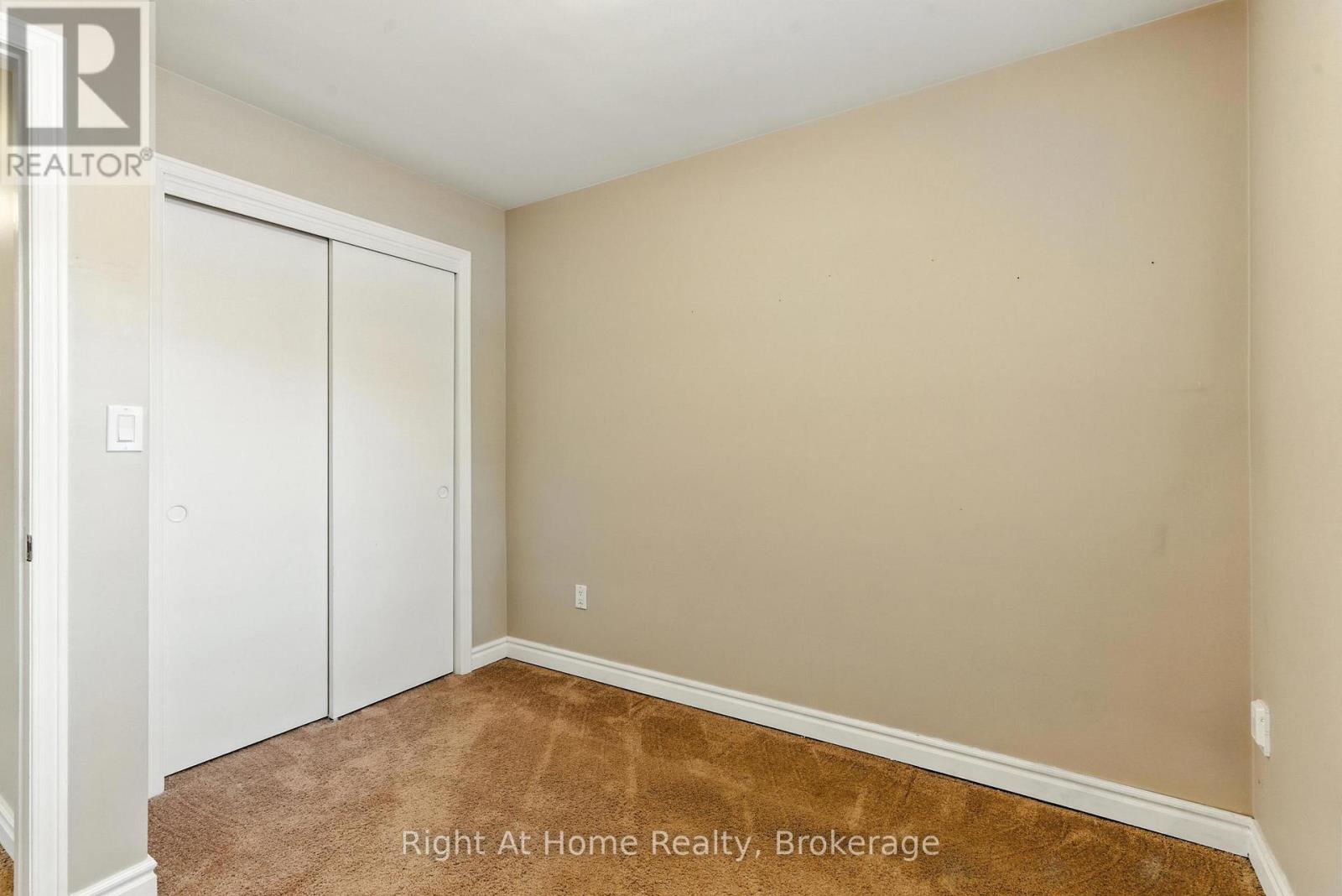 127 Flynn Street, Niagara-On-The-Lake, Ontario  L0S 1J0 - Photo 14 - X12293663