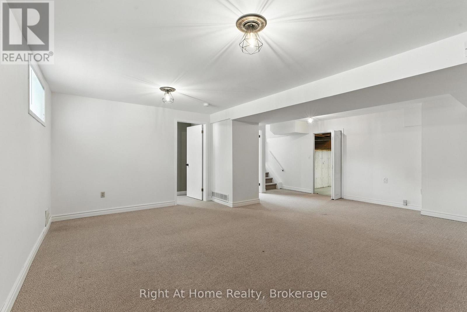 127 Flynn Street, Niagara-On-The-Lake, Ontario  L0S 1J0 - Photo 18 - X12293663