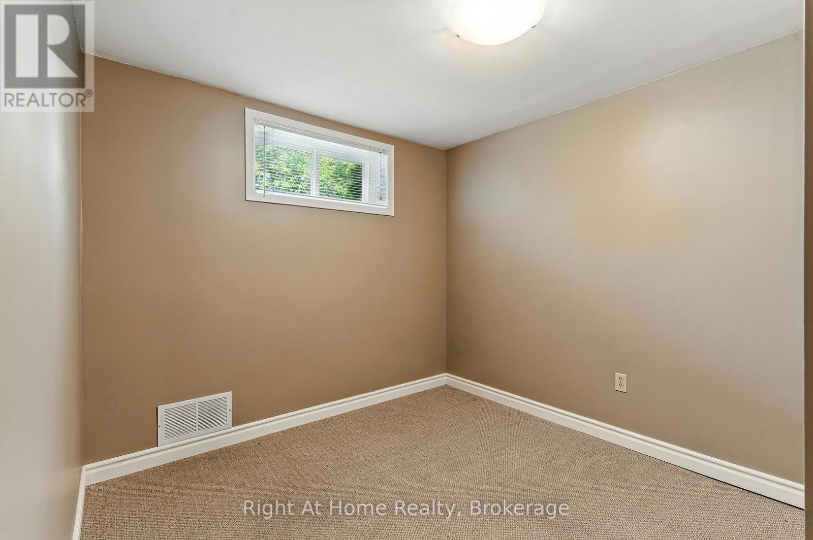 127 Flynn Street, Niagara-On-The-Lake, Ontario  L0S 1J0 - Photo 20 - X12293663