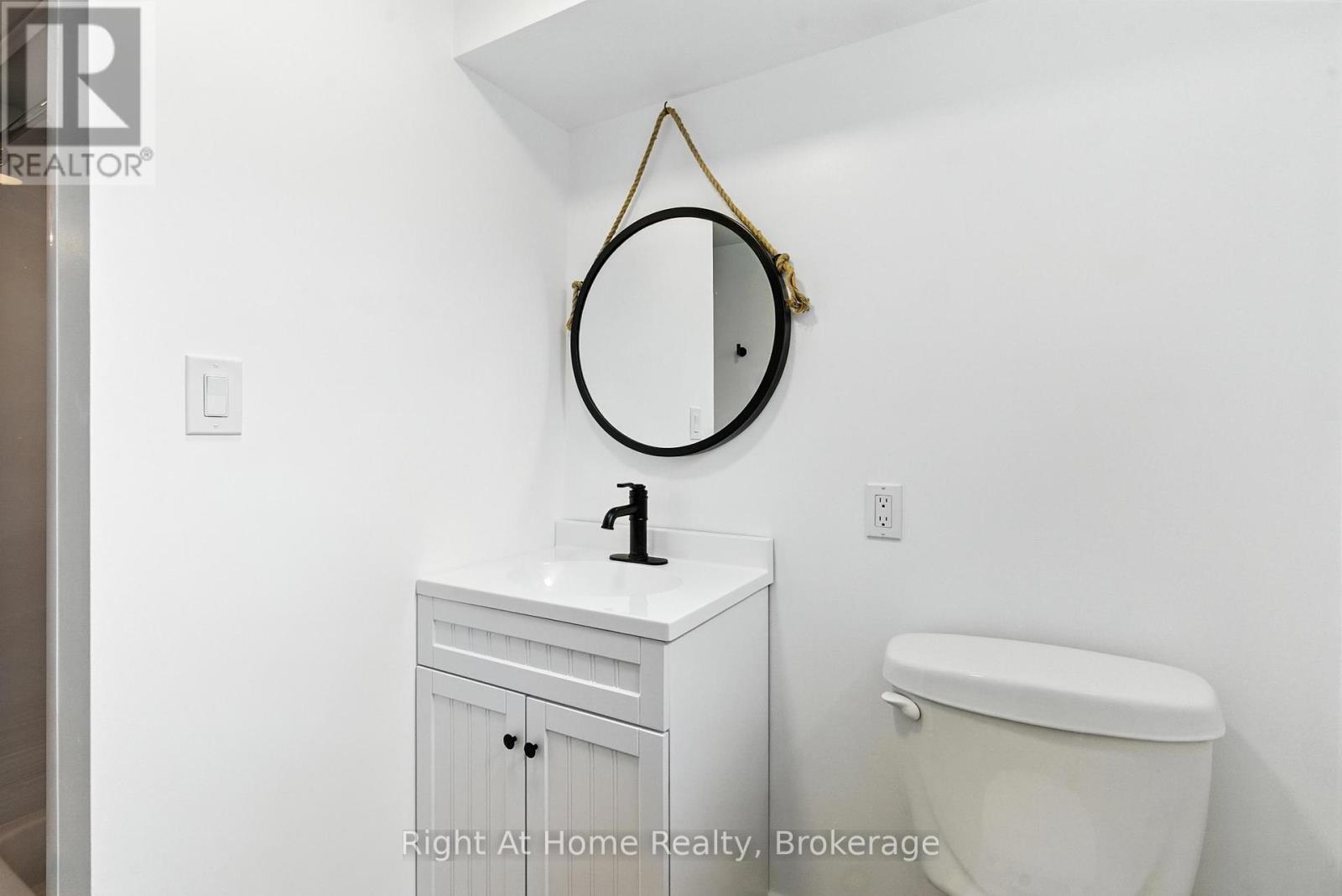 127 Flynn Street, Niagara-On-The-Lake, Ontario  L0S 1J0 - Photo 22 - X12293663