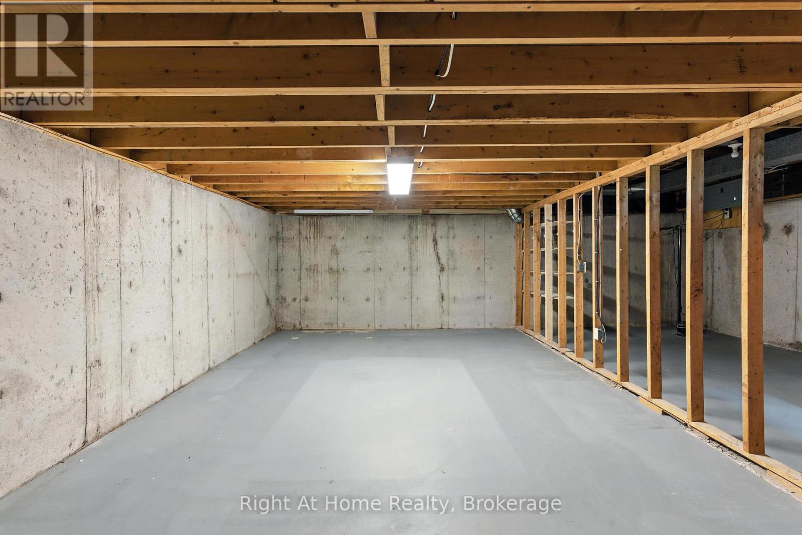 127 Flynn Street, Niagara-On-The-Lake, Ontario  L0S 1J0 - Photo 23 - X12293663