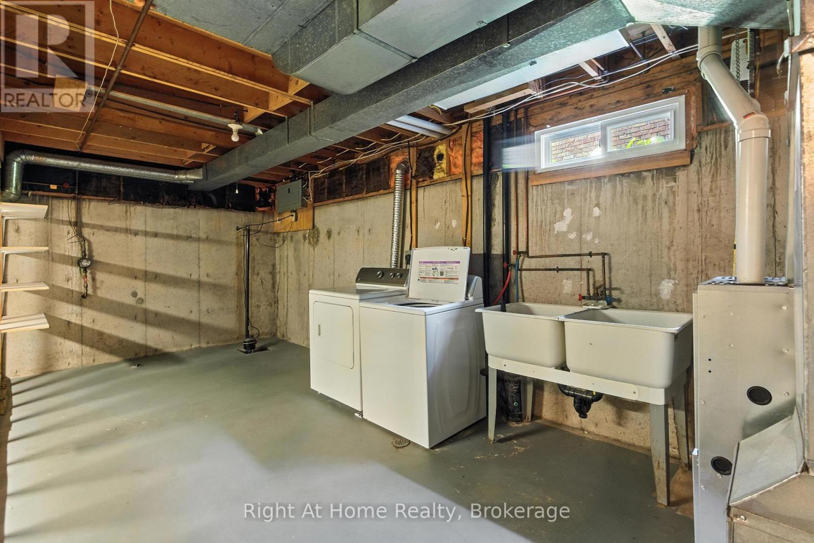 127 Flynn Street, Niagara-On-The-Lake, Ontario  L0S 1J0 - Photo 24 - X12293663