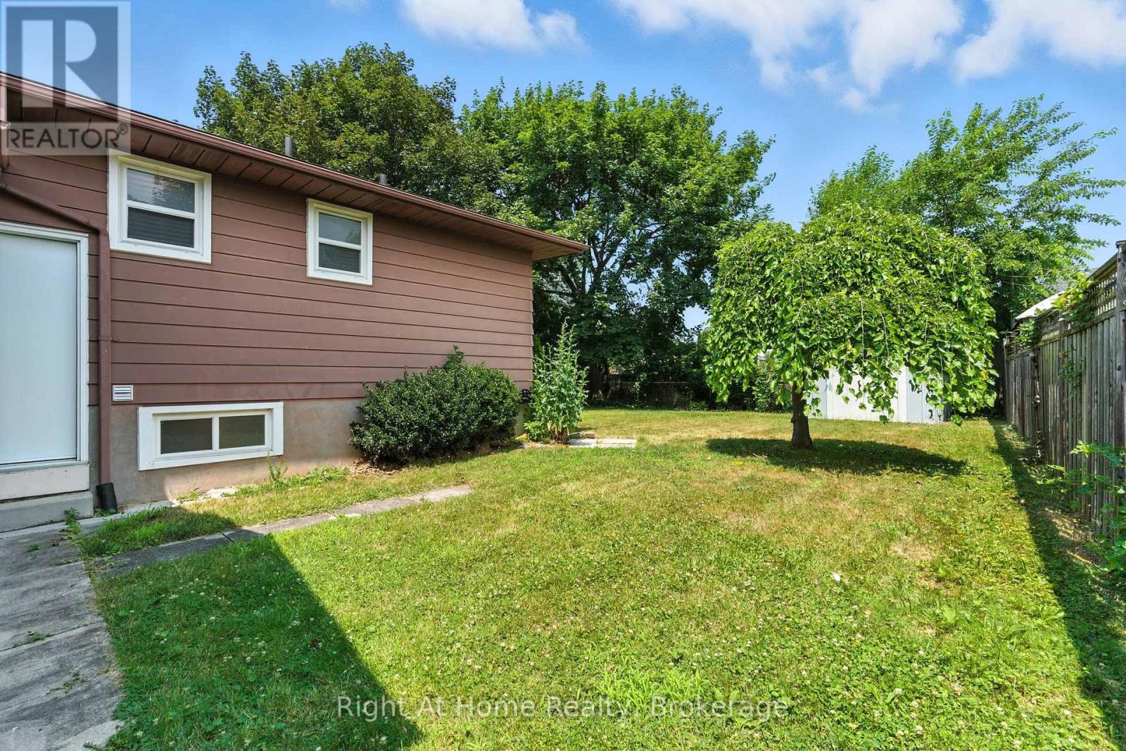 127 Flynn Street, Niagara-On-The-Lake, Ontario  L0S 1J0 - Photo 26 - X12293663