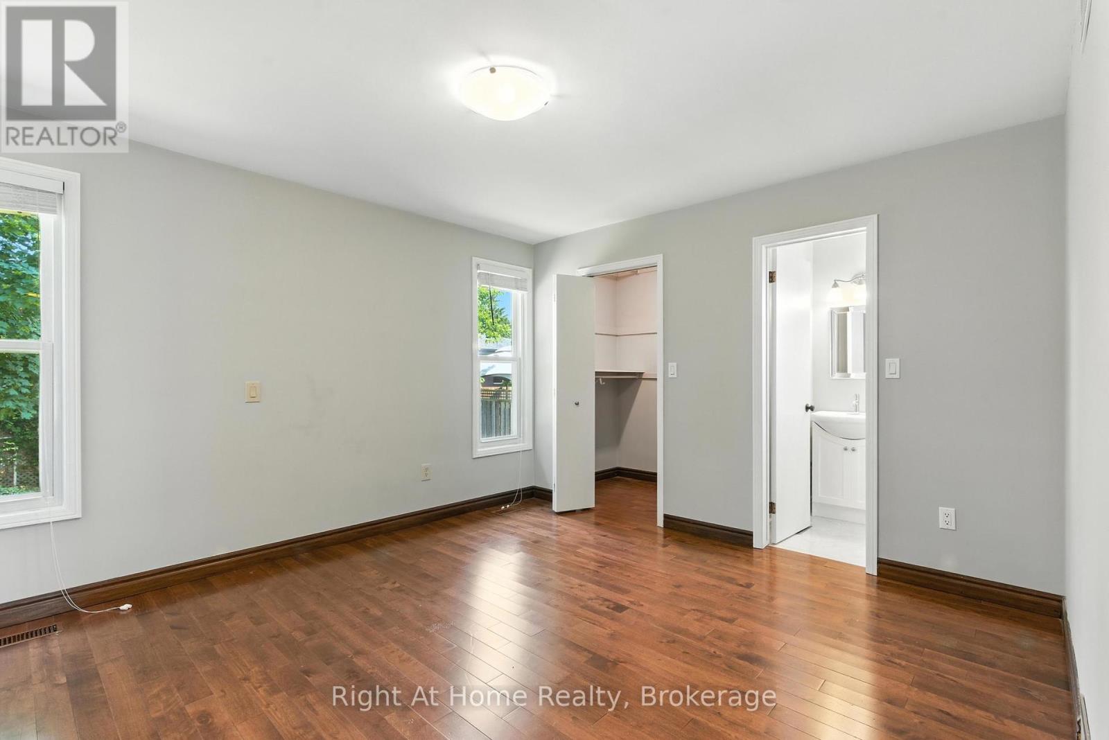 127 Flynn Street, Niagara-On-The-Lake, Ontario  L0S 1J0 - Photo 8 - X12293663