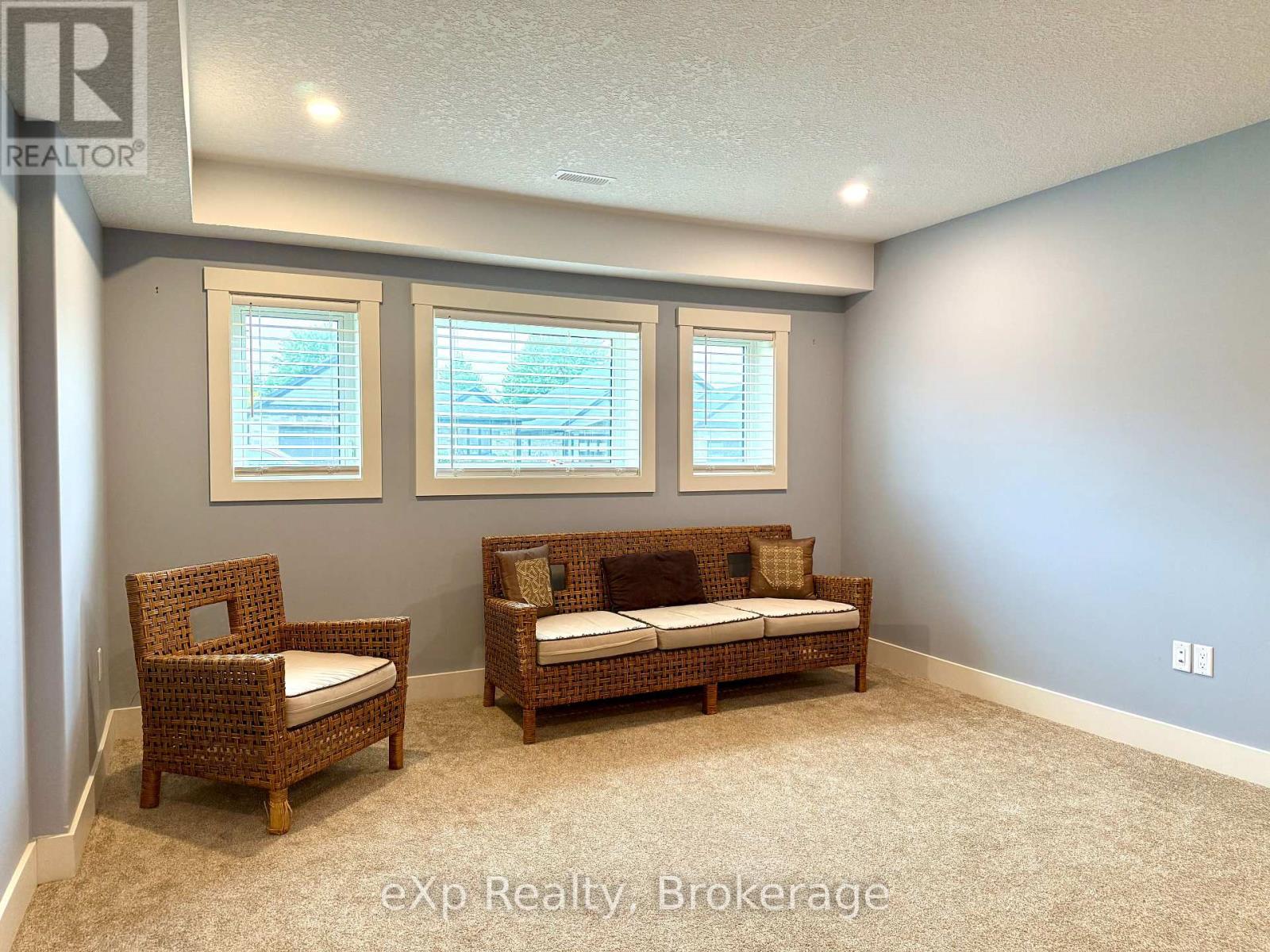 161 17th Ave A, Hanover, Ontario  N4N 0B5 - Photo 24 - X12293628