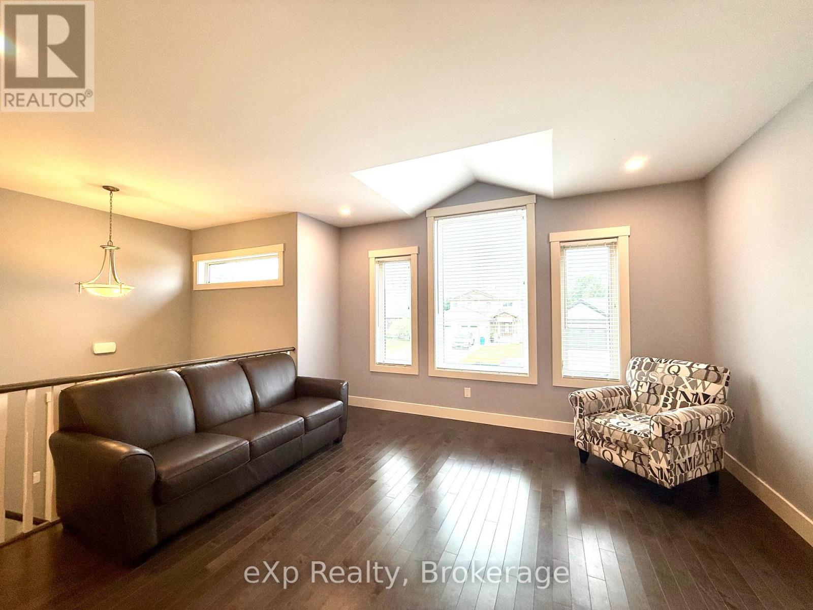 161 17th Ave A, Hanover, Ontario  N4N 0B5 - Photo 7 - X12293628