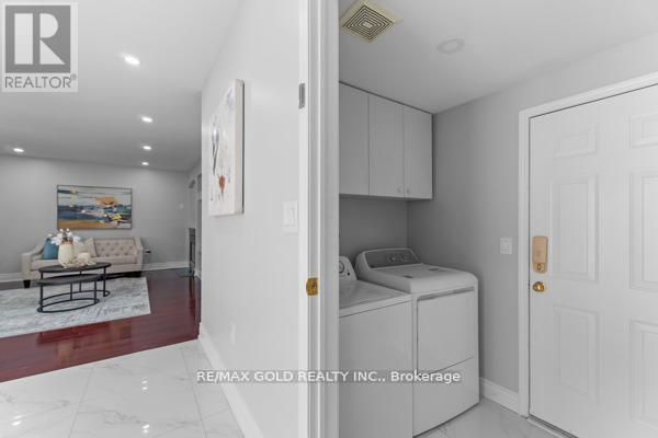 16 Upshall Drive, Brampton, Ontario  L6P 1E1 - Photo 15 - W12293484