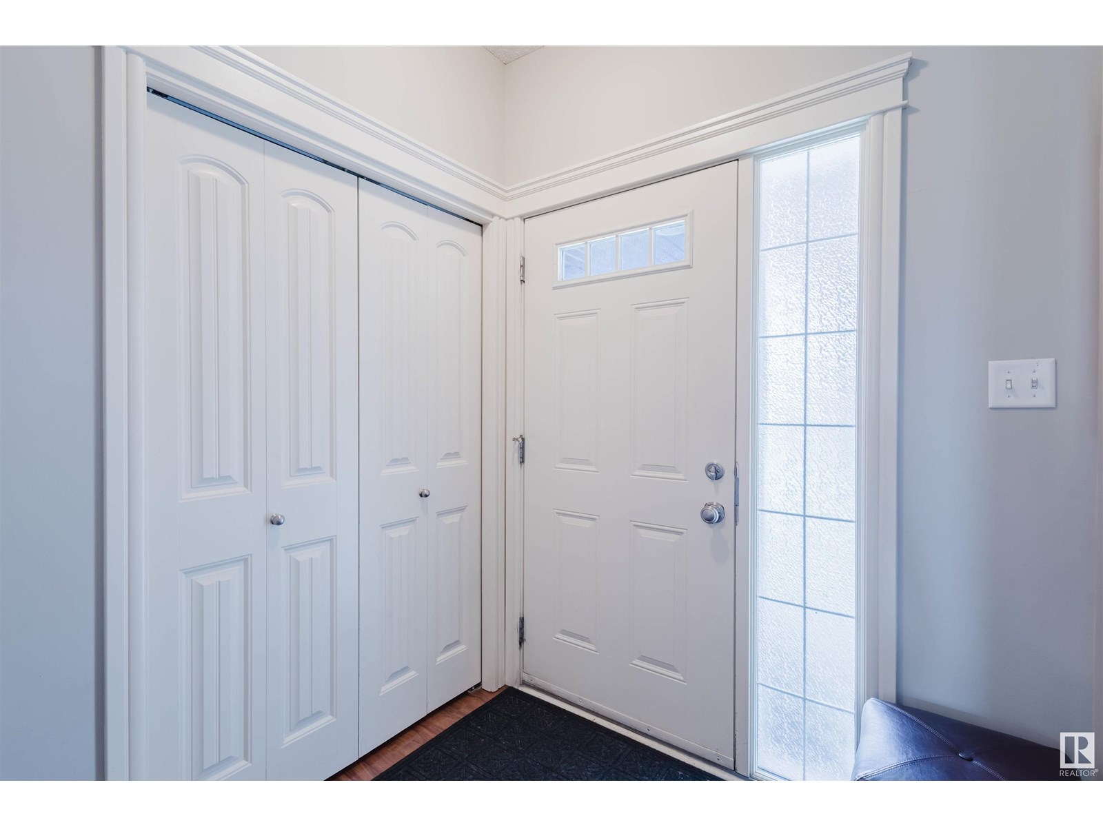 11409 13 Av Sw, Edmonton, Alberta  T6W 0G8 - Photo 2 - E4448496