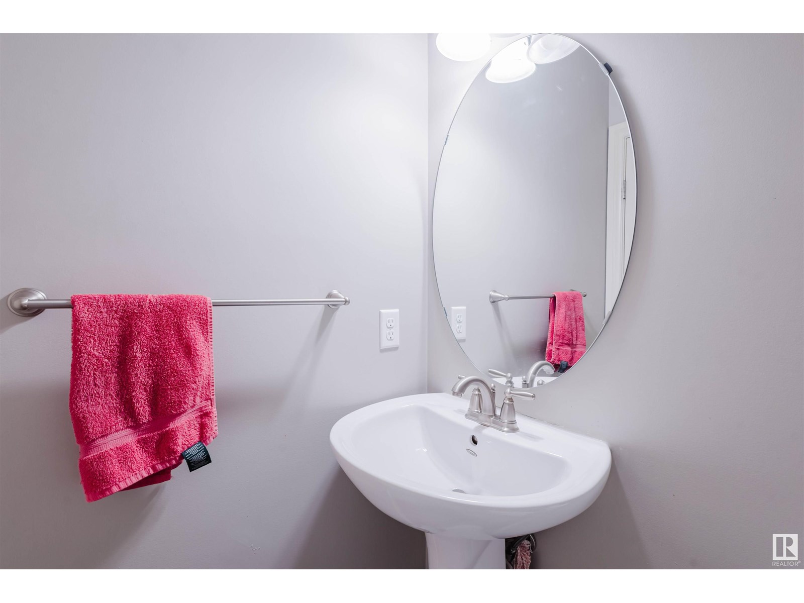 11409 13 Av Sw, Edmonton, Alberta  T6W 0G8 - Photo 3 - E4448496