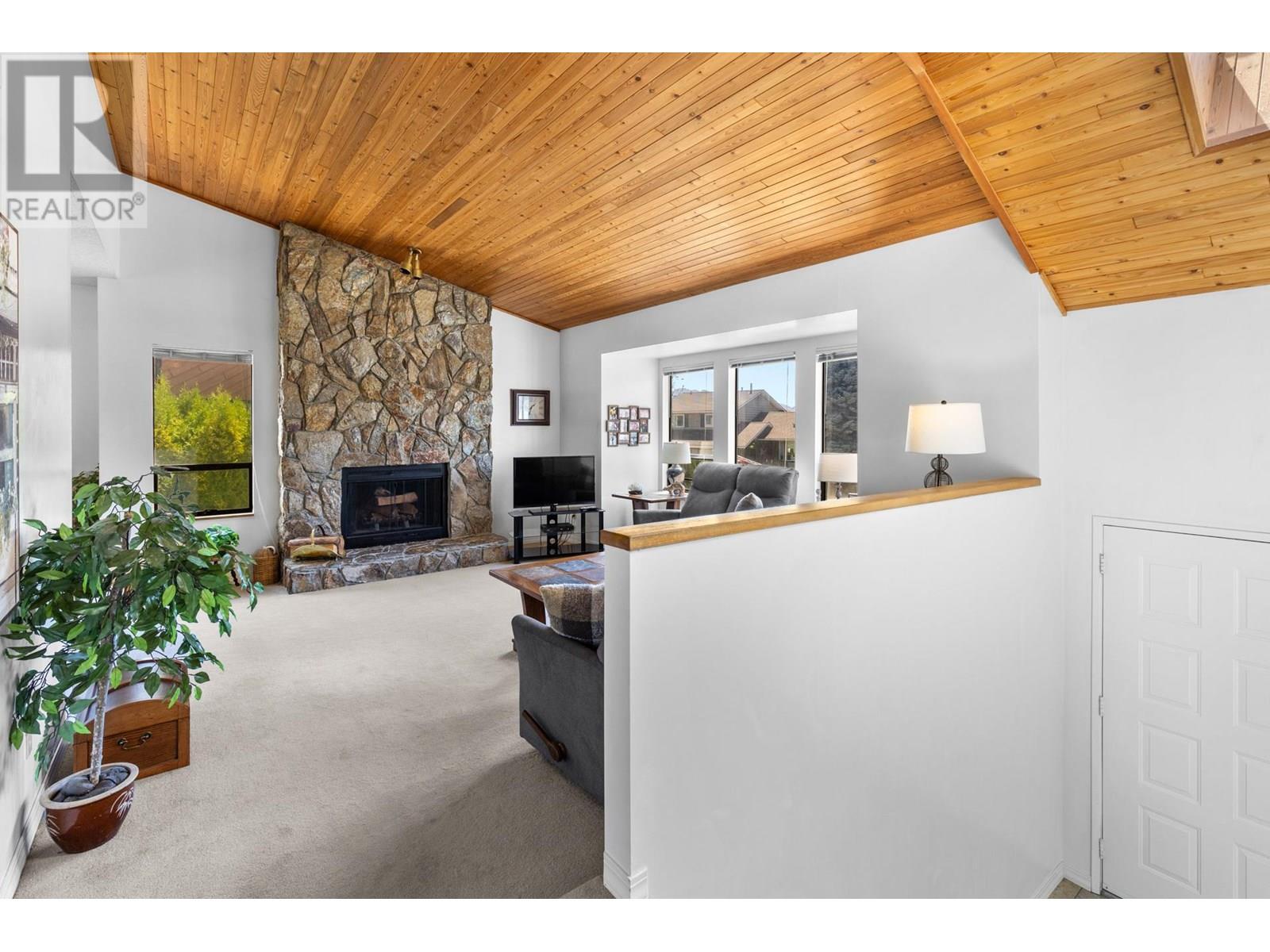 Property at 3202 Sunset Place image 4