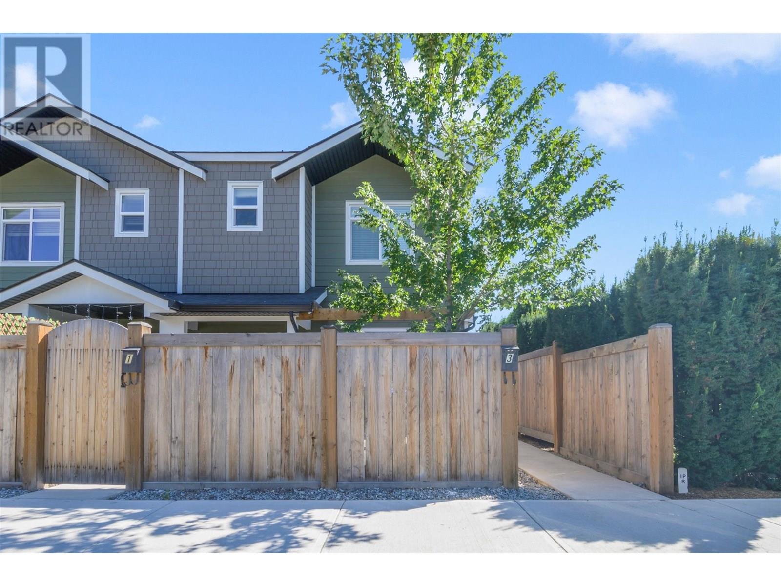 825 Cadder Avenue Unit# 3, Kelowna, British Columbia