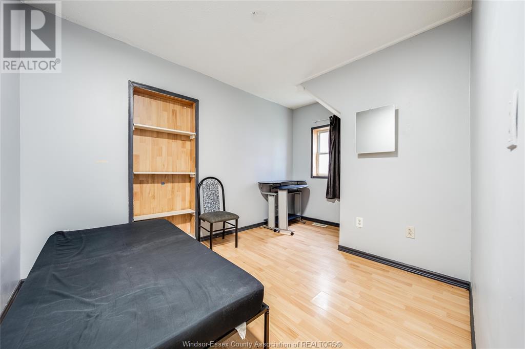 Property at 1920 UNIVERSITY AVENUE West image 5