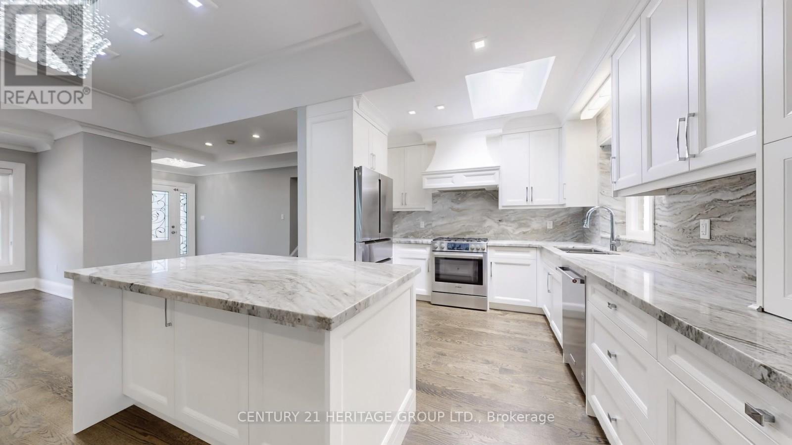 321 Betty Ann Drive, Toronto, Ontario  M2R 1B4 - Photo 9 - C12293657