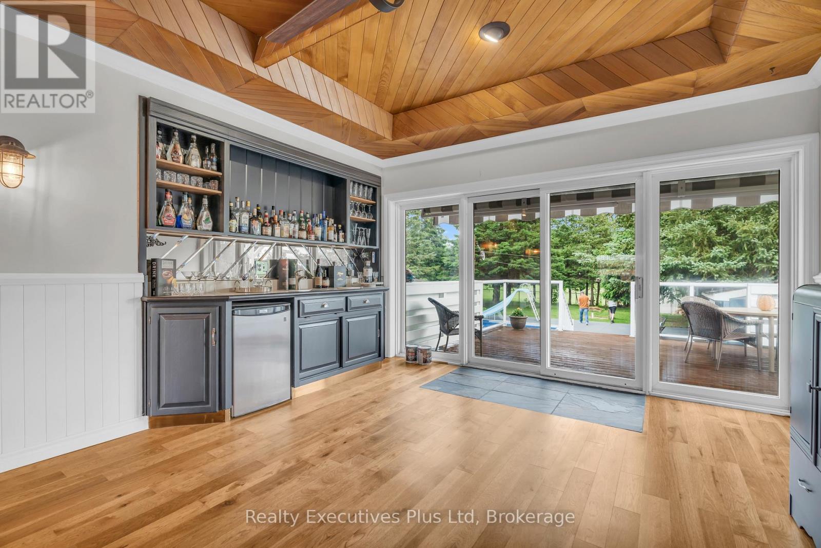 135 Cityview Drive, Guelph, Ontario  N1E 6Y7 - Photo 11 - X12293741