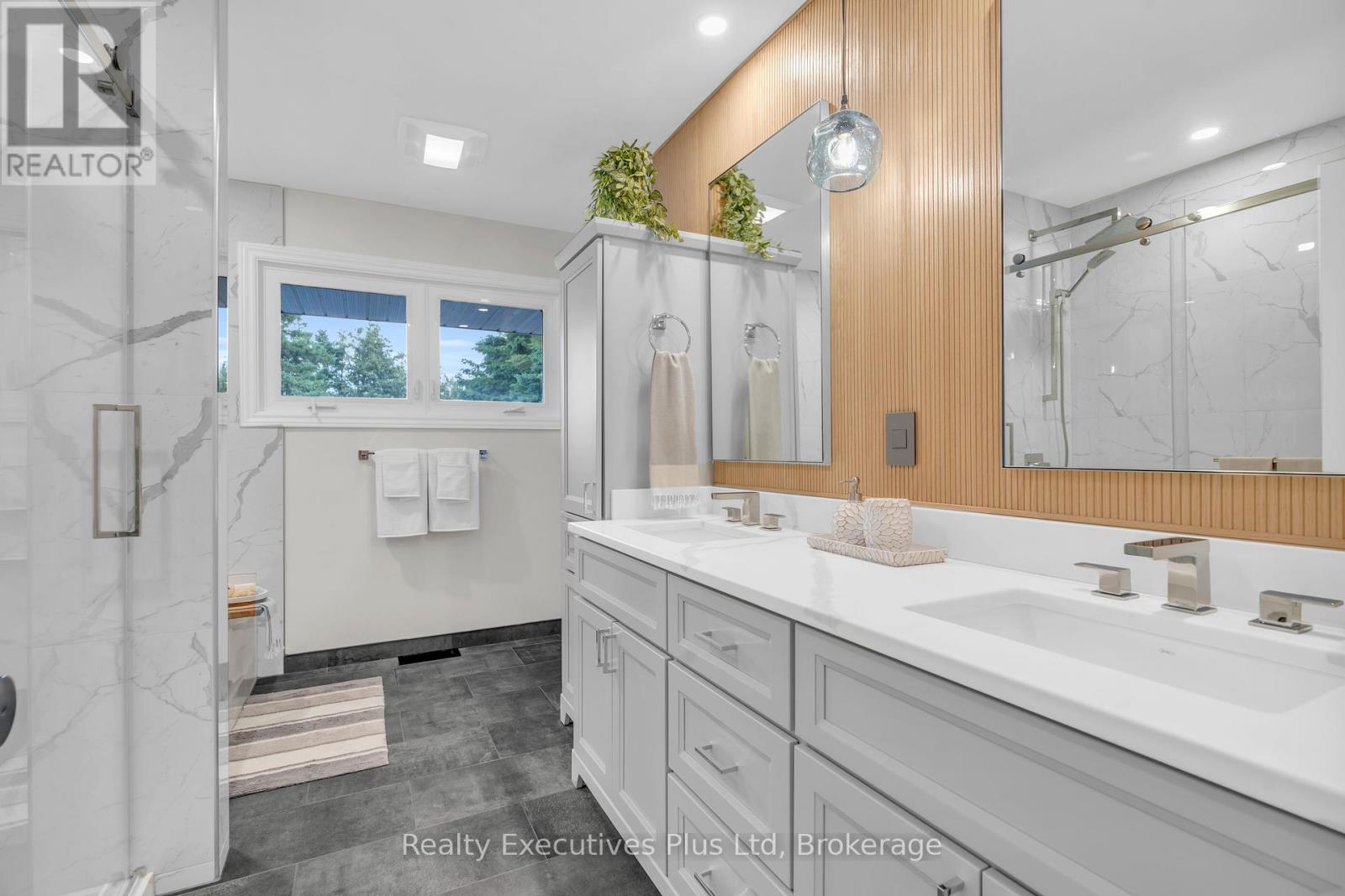 135 Cityview Drive, Guelph, Ontario  N1E 6Y7 - Photo 13 - X12293741