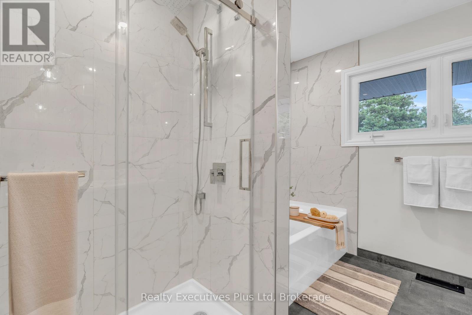 135 Cityview Drive, Guelph, Ontario  N1E 6Y7 - Photo 14 - X12293741