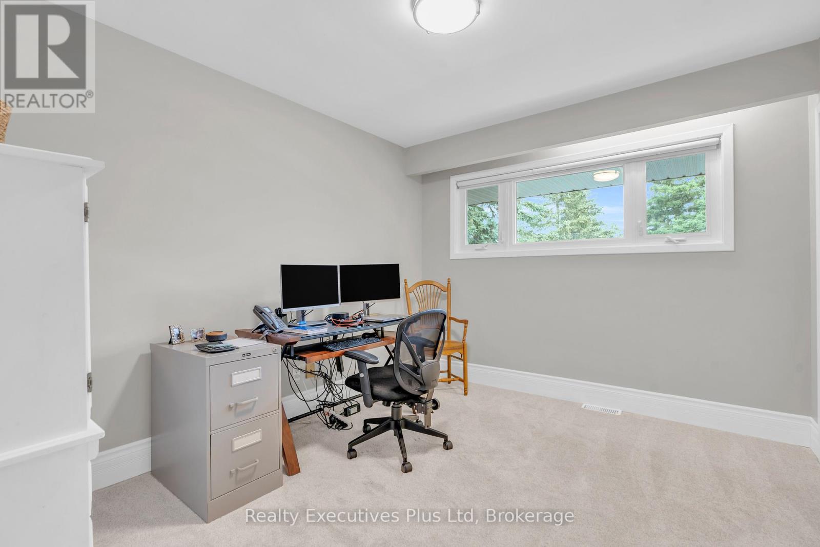 135 Cityview Drive, Guelph, Ontario  N1E 6Y7 - Photo 17 - X12293741