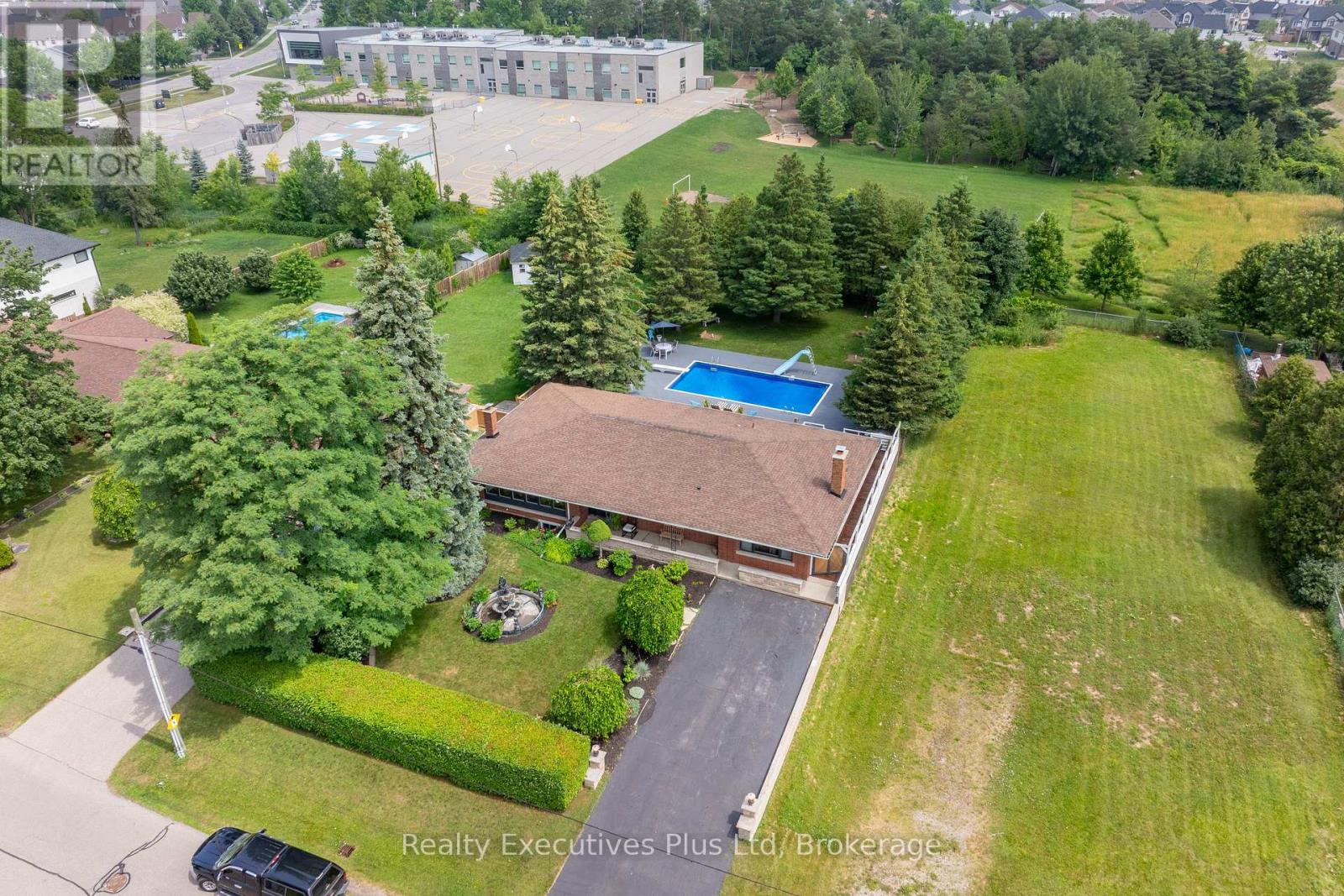 135 Cityview Drive, Guelph, Ontario  N1E 6Y7 - Photo 42 - X12293741