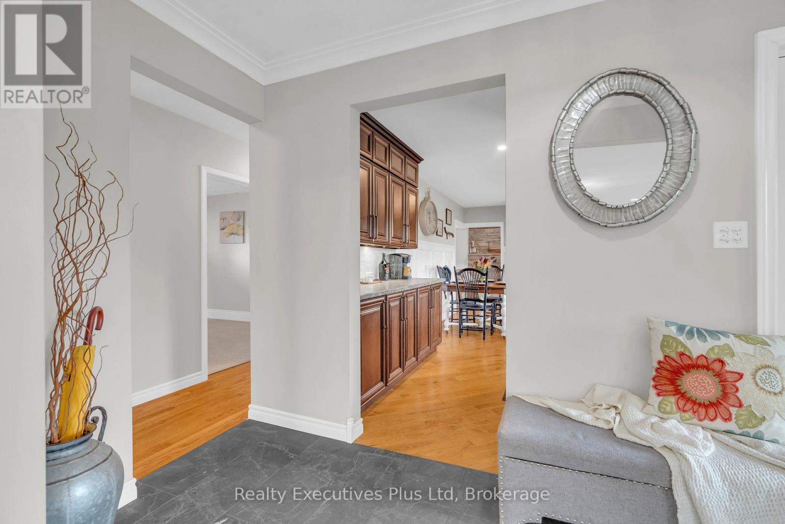 Property at 135 CITYVIEW DRIVE image 5