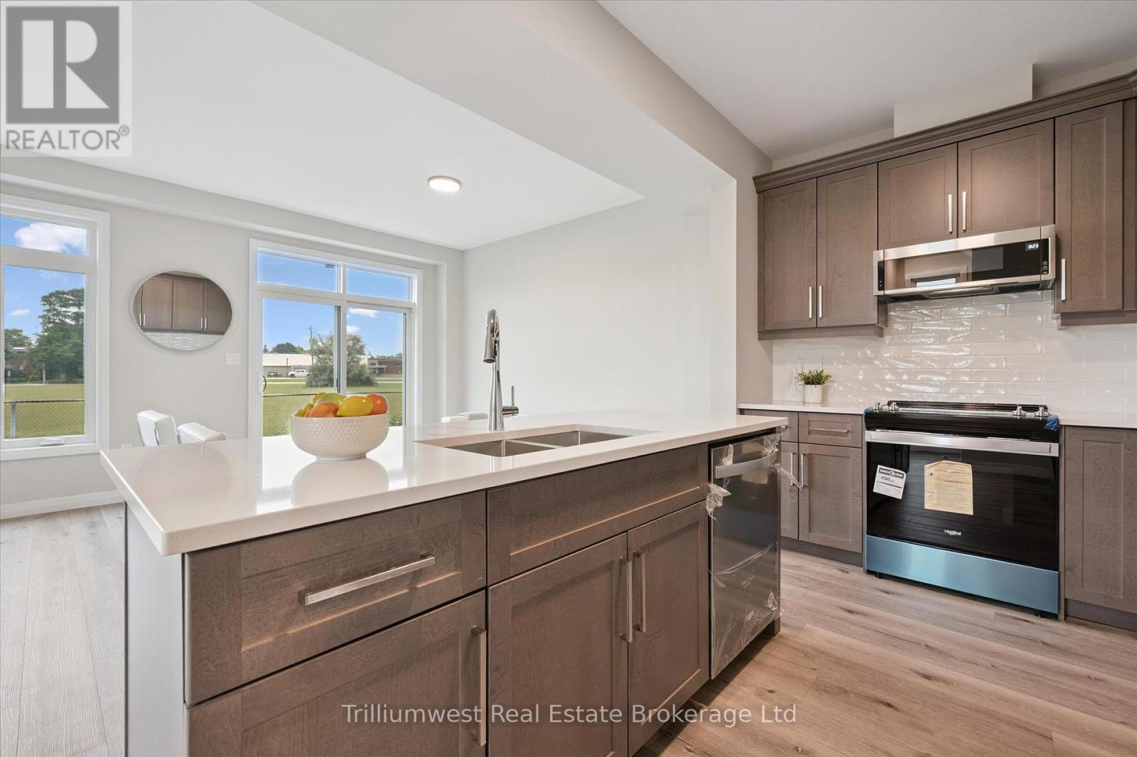 60 Ayr Meadow Crescent, North Dumfries, Ontario  N0B 1E0 - Photo 14 - X12293772