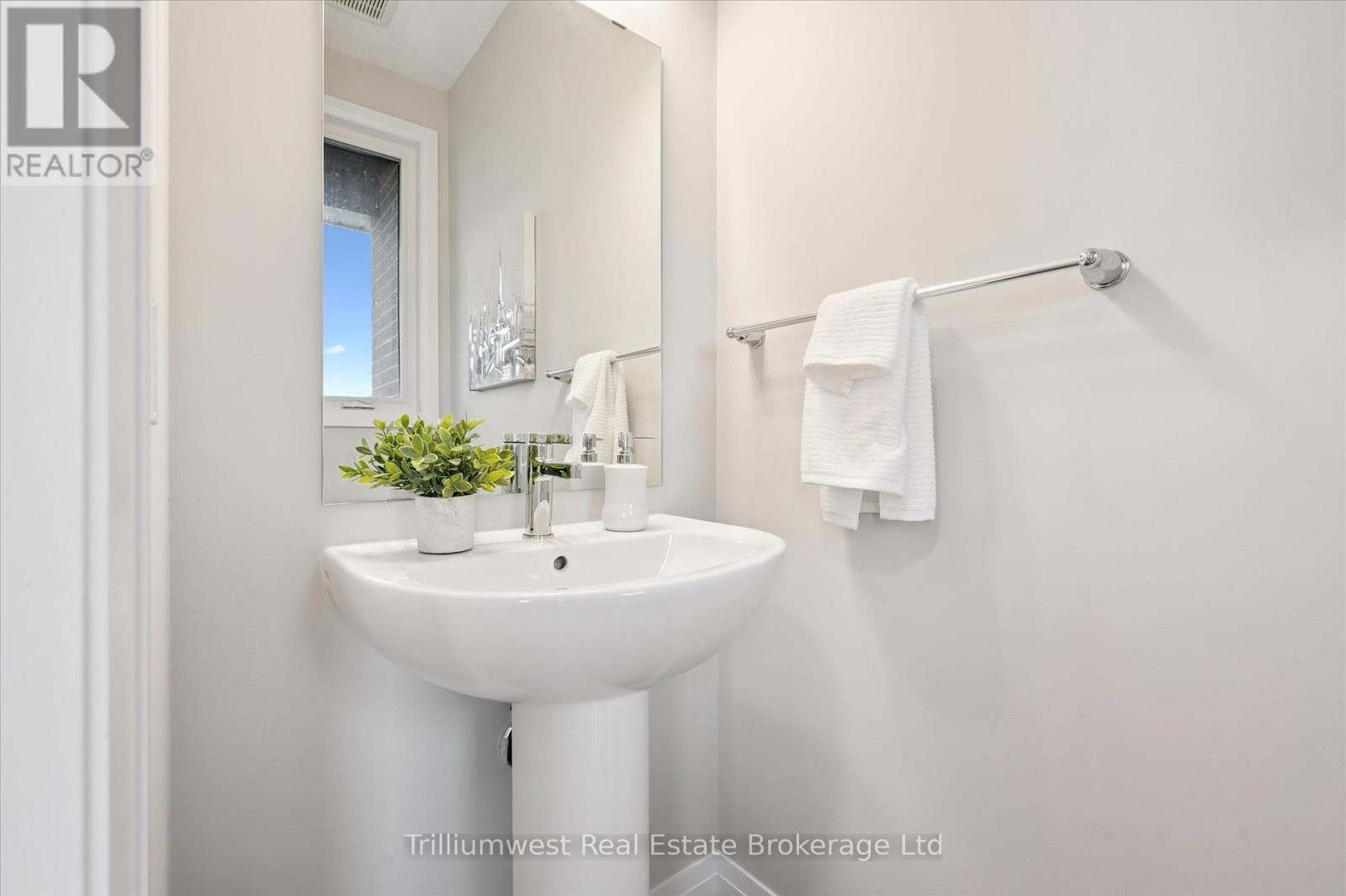60 Ayr Meadow Crescent, North Dumfries, Ontario  N0B 1E0 - Photo 16 - X12293772