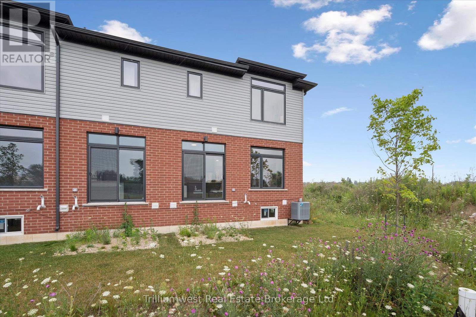 60 Ayr Meadow Crescent, North Dumfries, Ontario  N0B 1E0 - Photo 30 - X12293772
