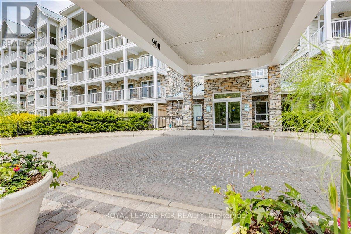 212 - 900 Bogart Mill Trail, Newmarket (Gorham-College Manor), Ontario  L3Y 8V5 - Photo 3 - N12293519