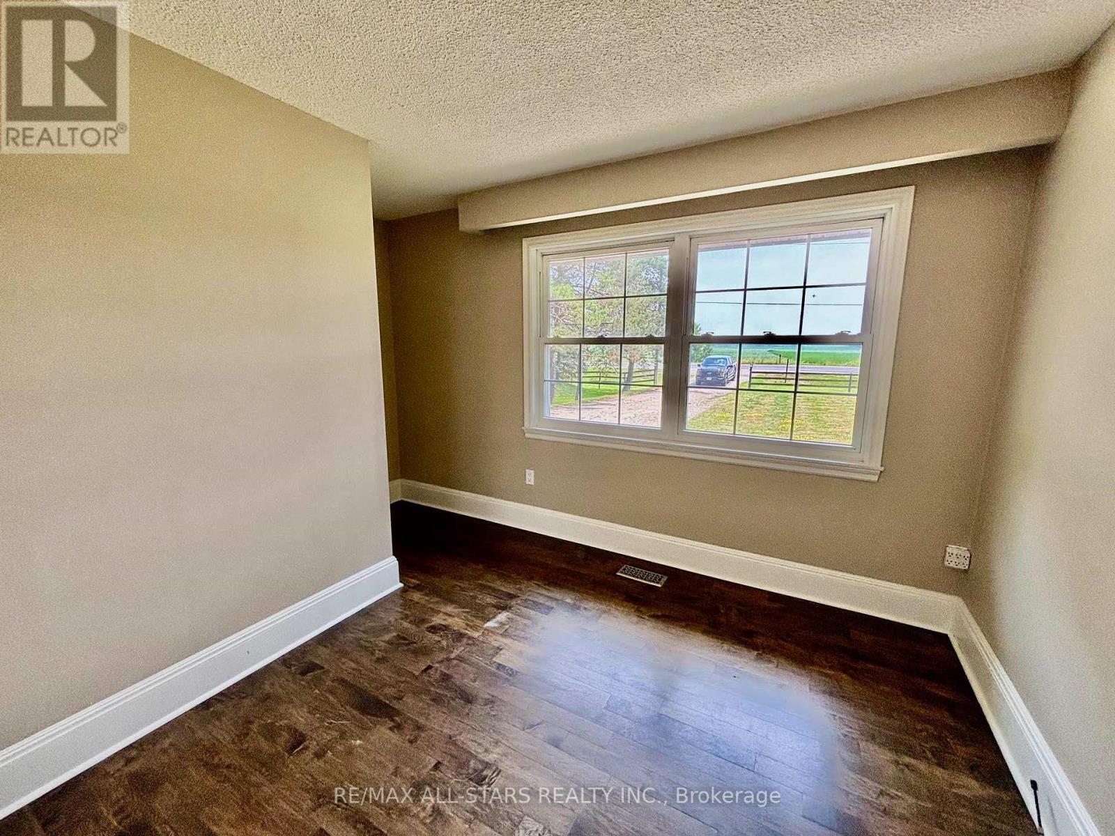 11648 Kennedy Road, Markham (Markham Village), Ontario  L6C 1P3 - Photo 11 - N12293522