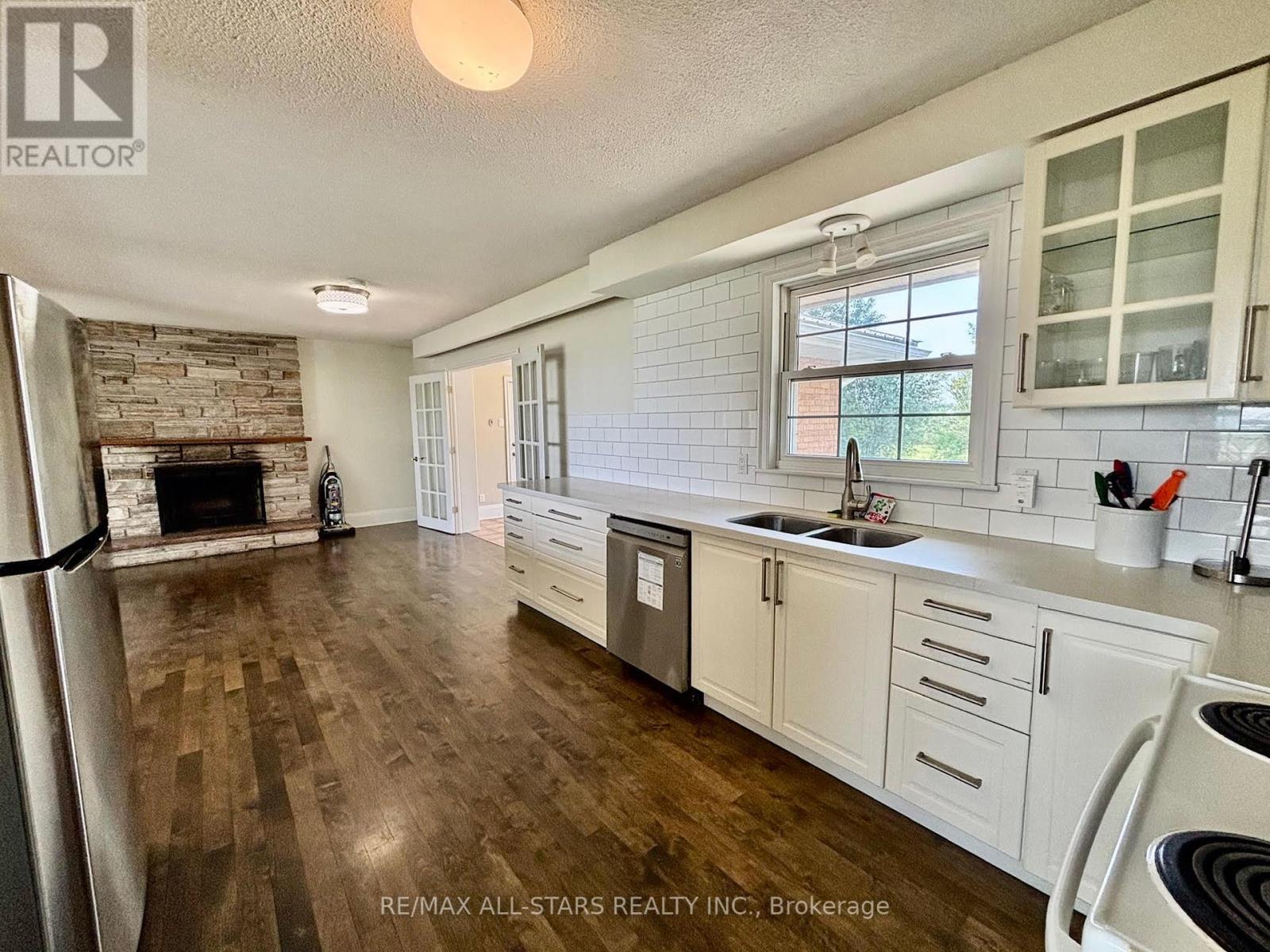 11648 Kennedy Road, Markham (Markham Village), Ontario  L6C 1P3 - Photo 6 - N12293522