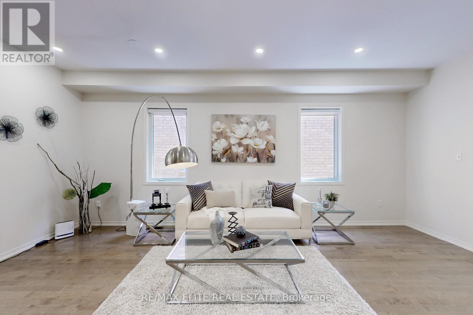 Property at 1217 MCCRON CRESCENT image 3