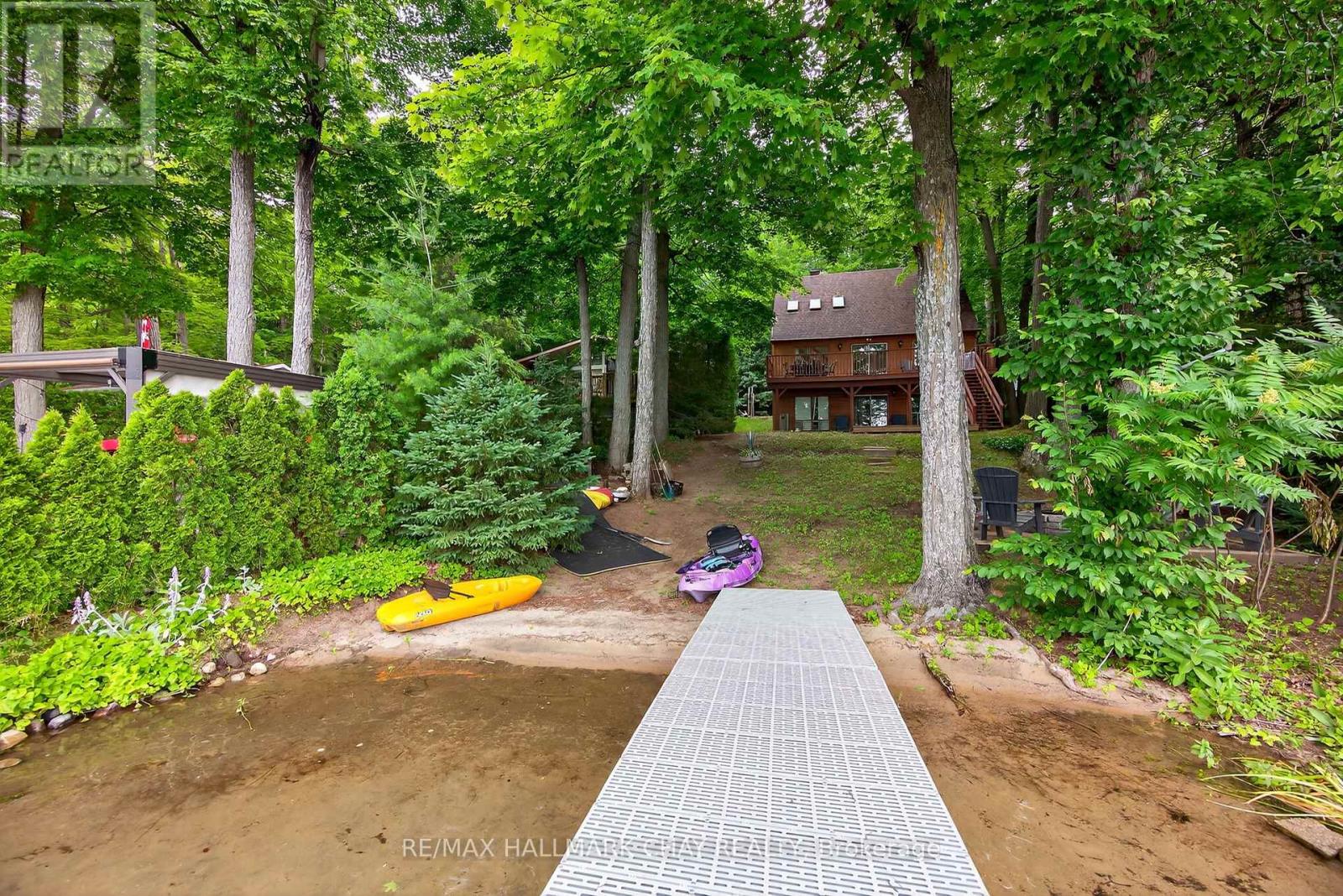 Property at 176 FARLAIN LAKE ROAD E image 1