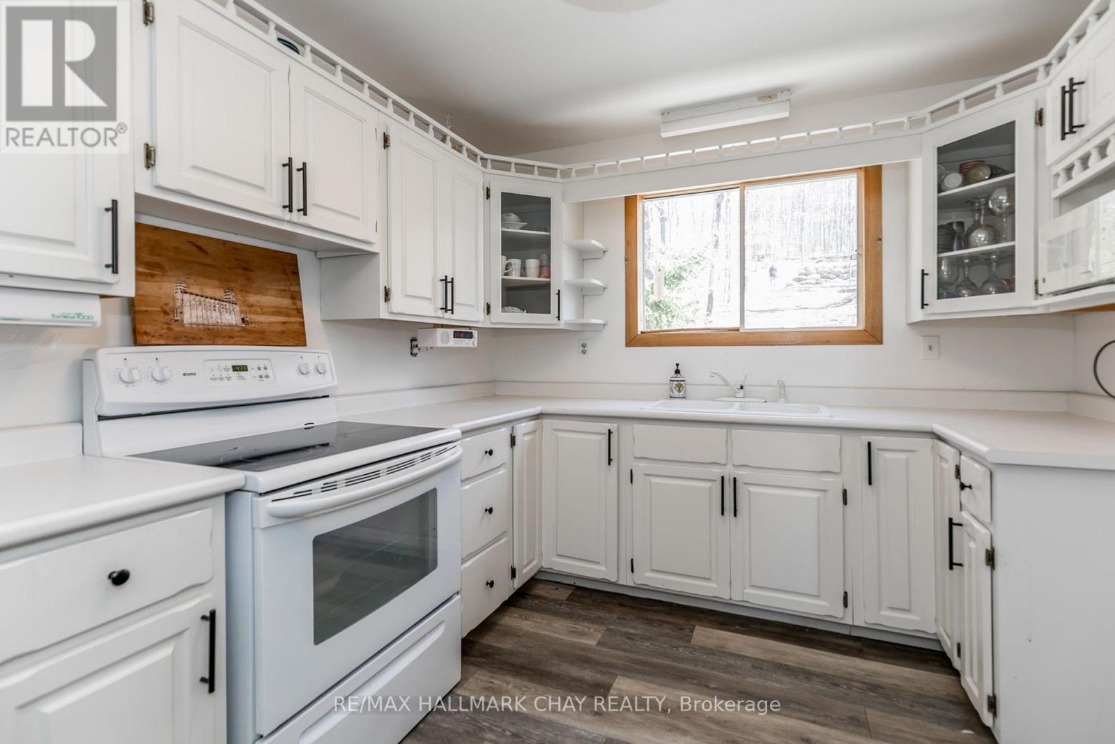 176 Farlain Lake Road E, Tiny, Ontario L9M 0B5 - Photo 14 - S12293551