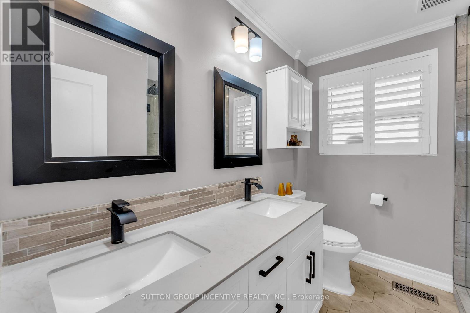 55 Dorward Drive, Toronto, Ontario  M9V 2J4 - Photo 23 - W12292431