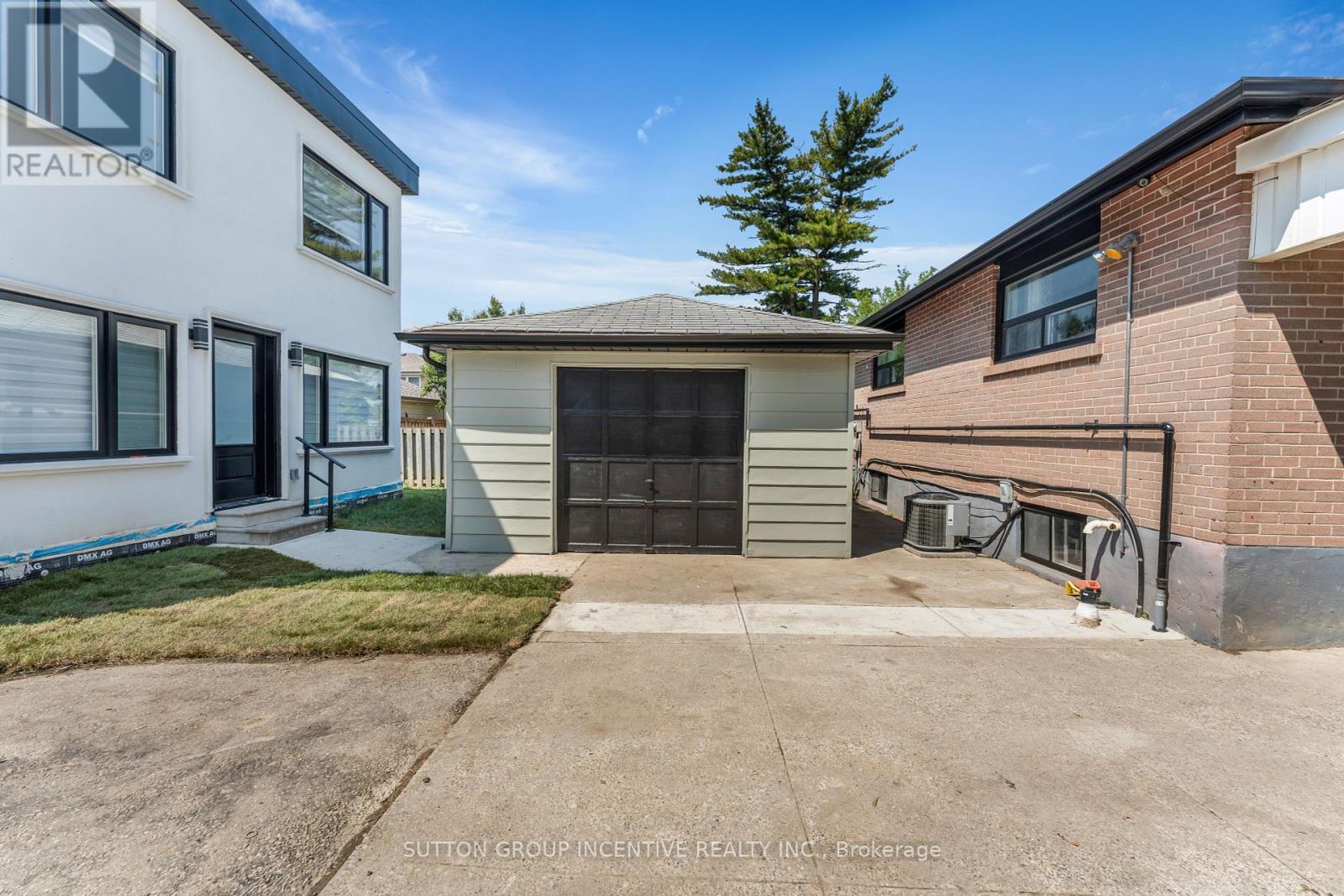 55 Dorward Drive, Toronto, Ontario  M9V 2J4 - Photo 7 - W12292431